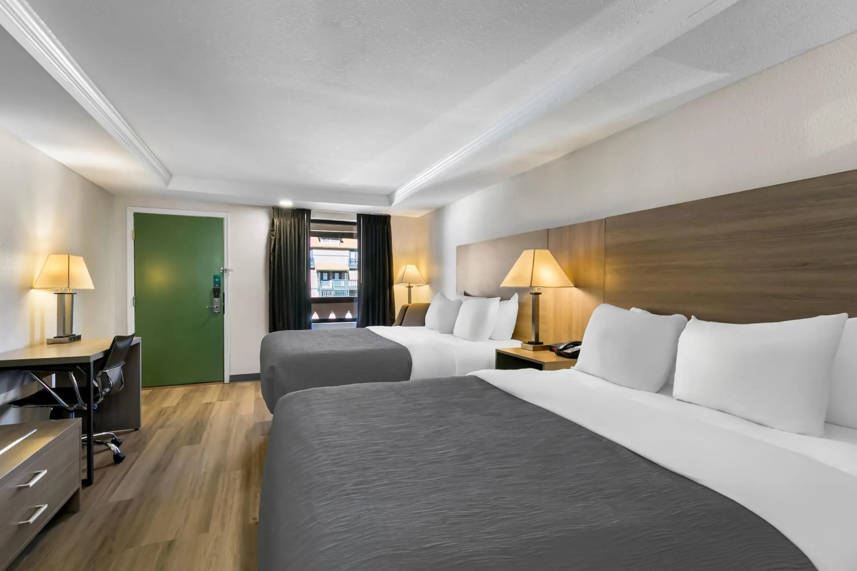 Bed in Quality Inn Downtown Helen