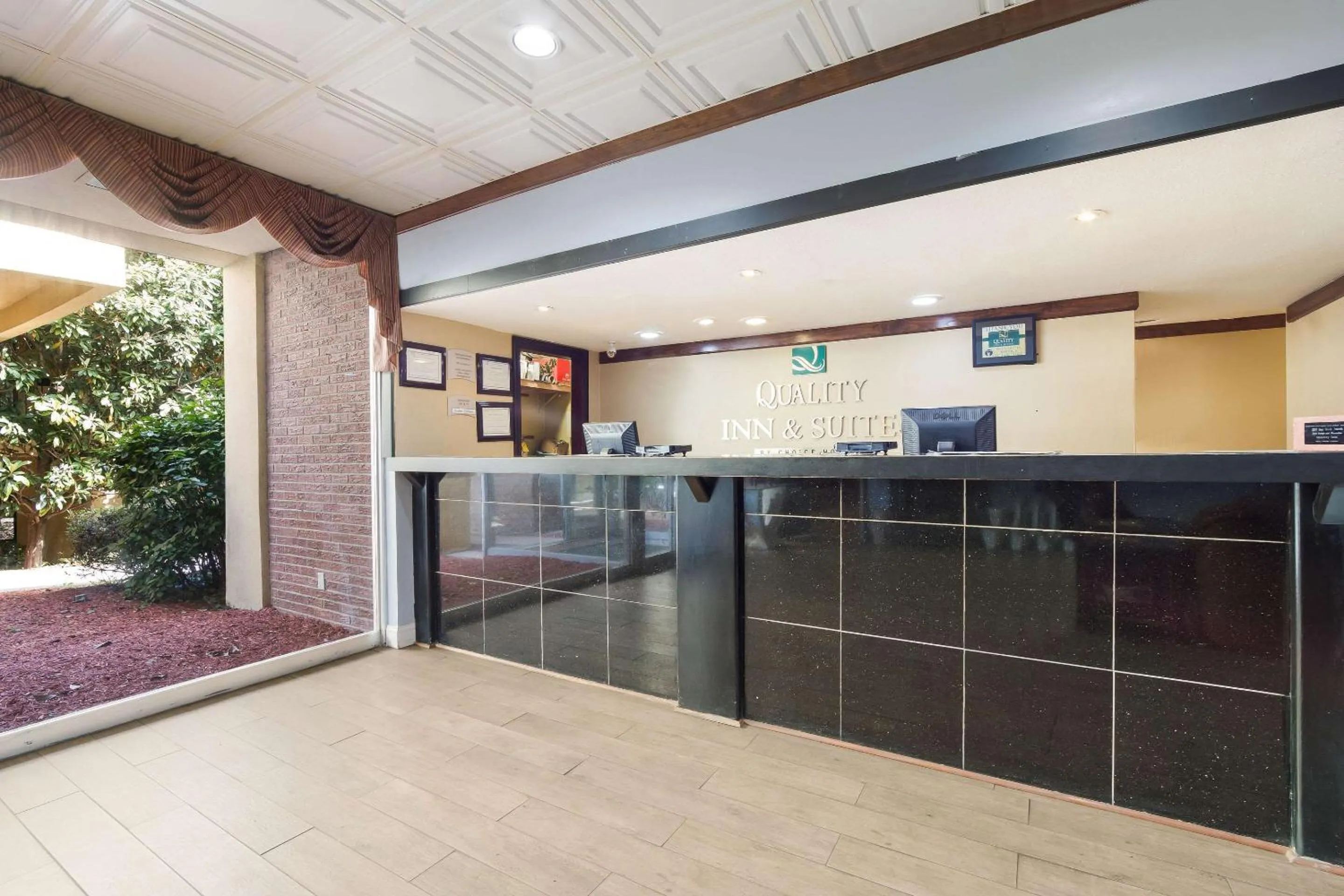 Lobby or reception in Quality Inn & Suites Conference Center Statesboro Historic District