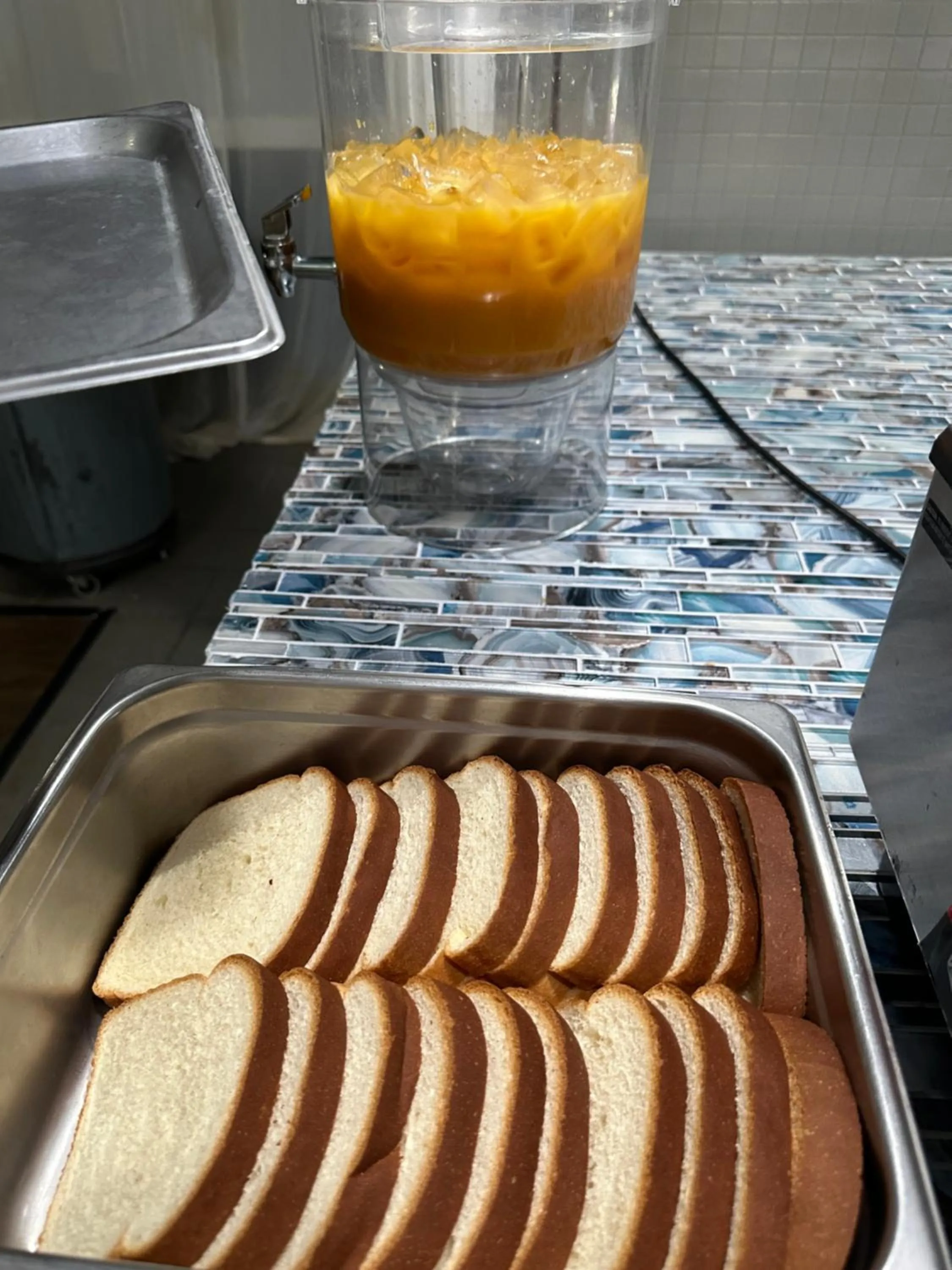 Restaurant/places to eat in Days Inn by Wyndham Hinesville Near Fort Stewart, Newly Renovated, Free Hot Breakfast, Restaurant and Bar