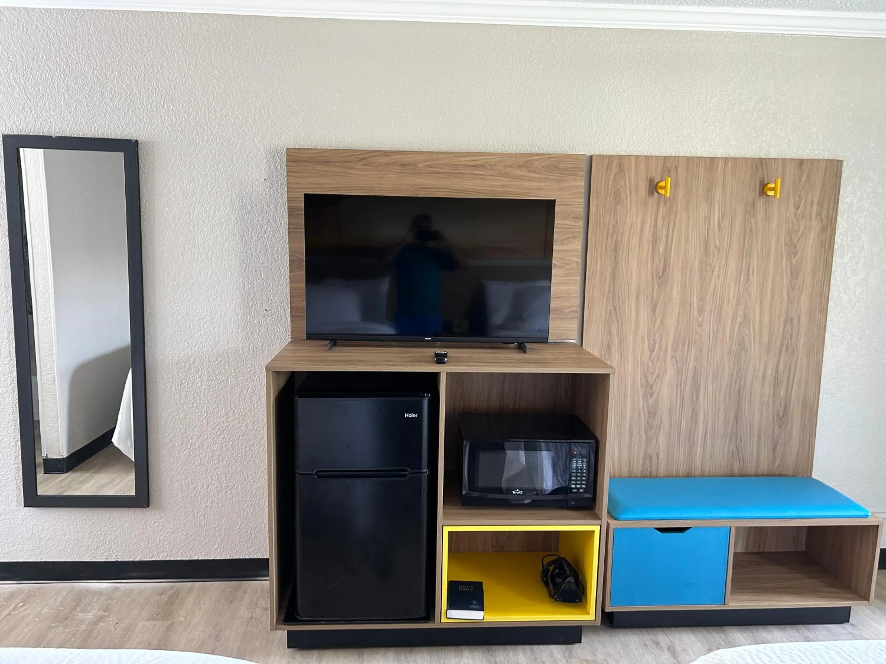 Bedroom in Days Inn by Wyndham Hinesville Near Fort Stewart, Newly Renovated, Free Hot Breakfast, Restaurant and Bar