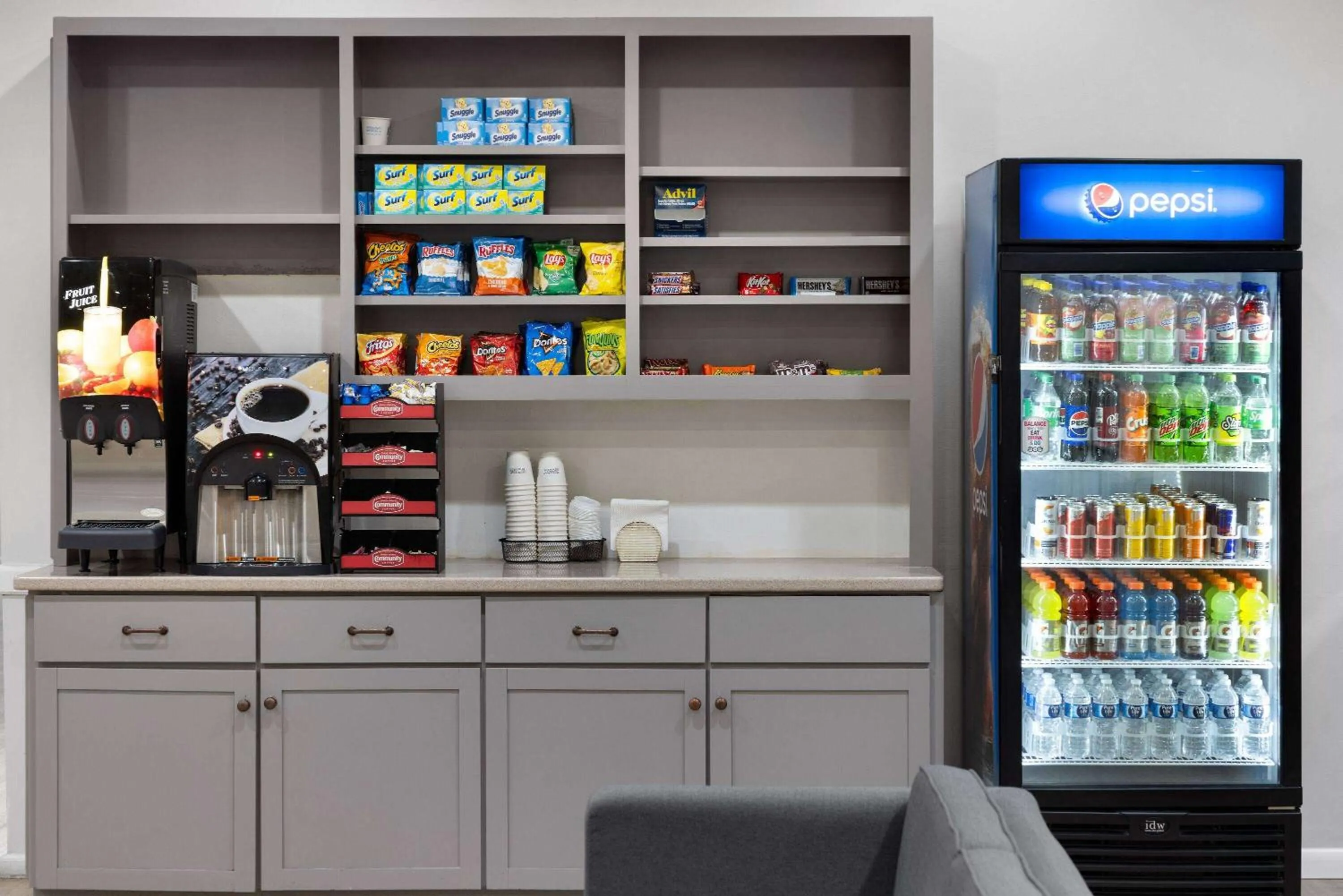 Food and drinks in Days Inn by Wyndham Hinesville Near Fort Stewart, Newly Renovated, Free Hot Breakfast, Restaurant and Bar