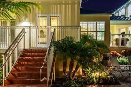 Grand Marina Suite -Waterfront Condo