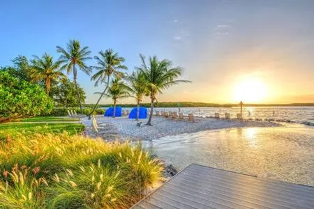 Grand Marina Suite -Waterfront Condo