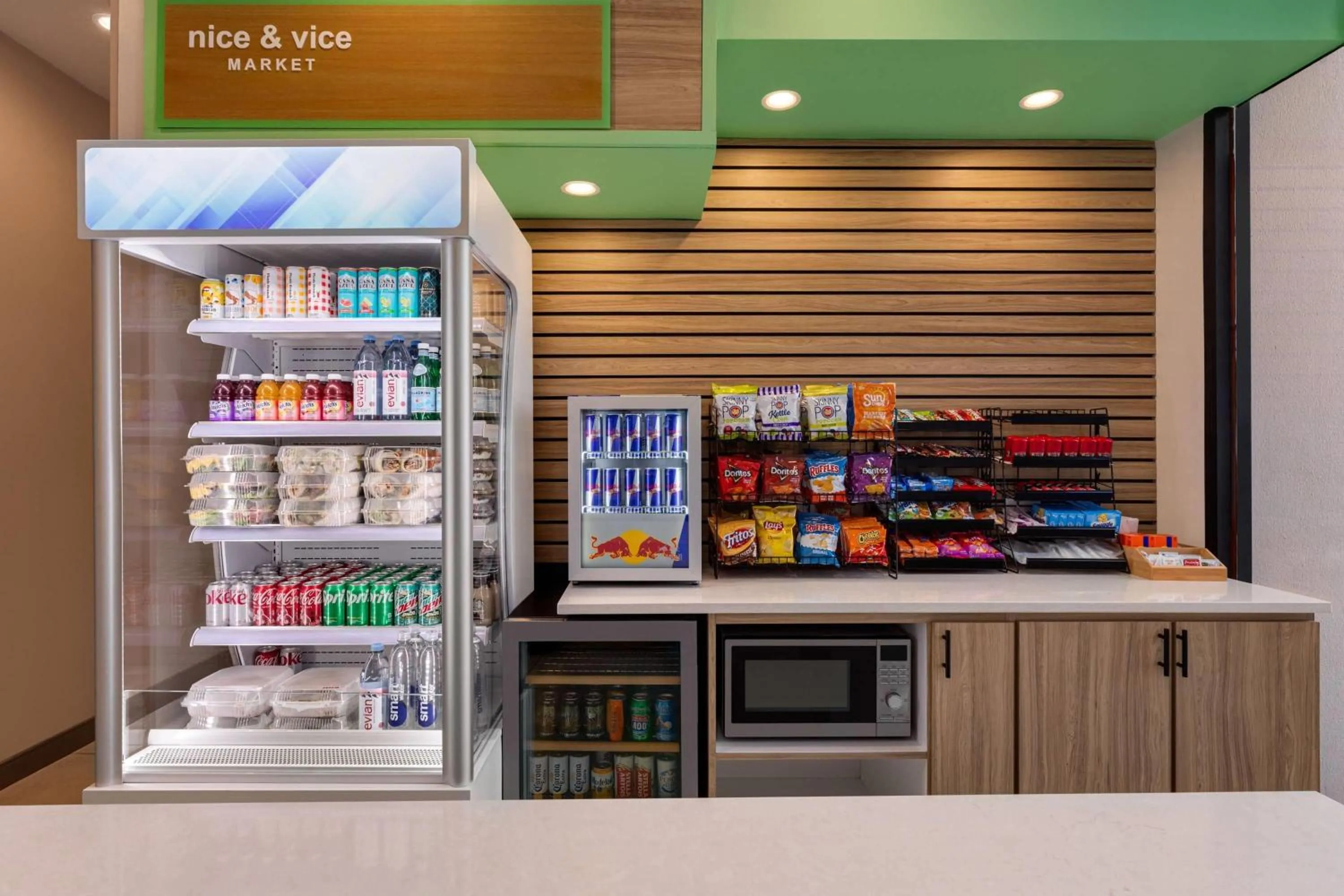 Food and drinks in Wyndham Garden Atlanta Airport