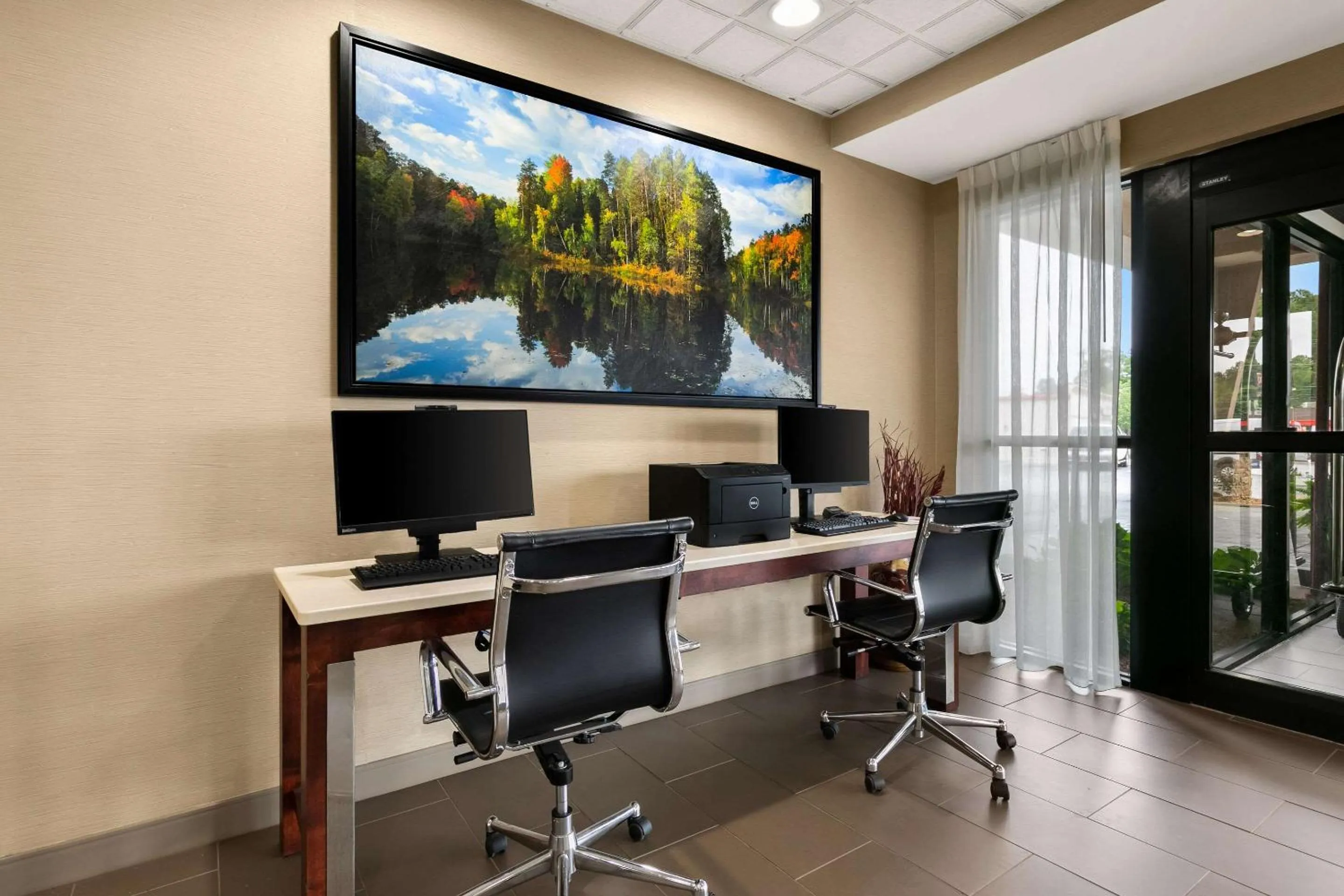 Business facilities in Comfort Suites Commerce