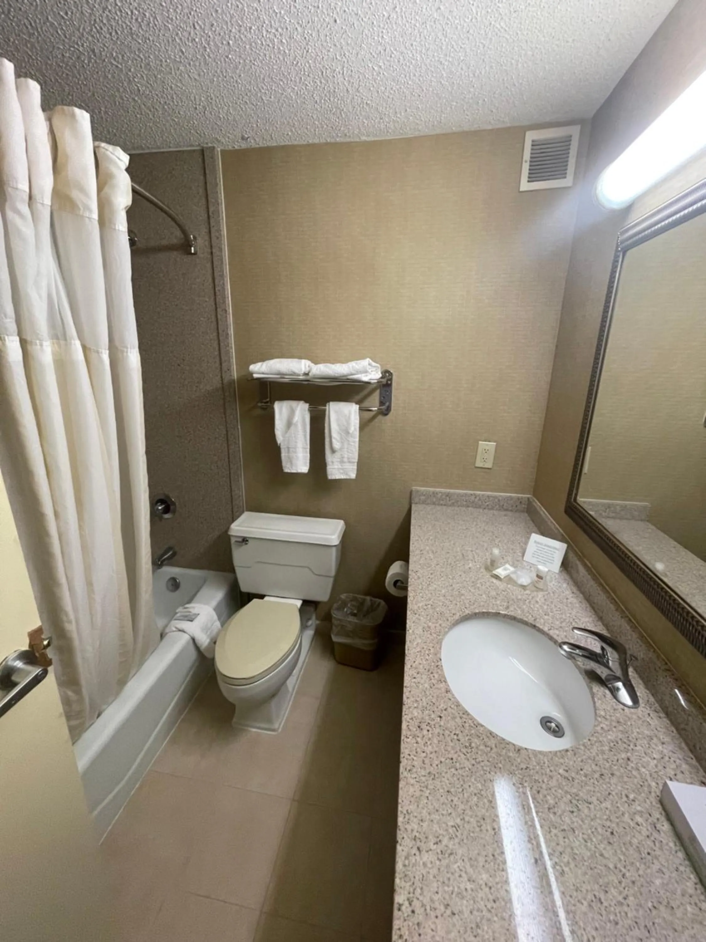 Shower in Budgetel Inn & Suites Atlanta