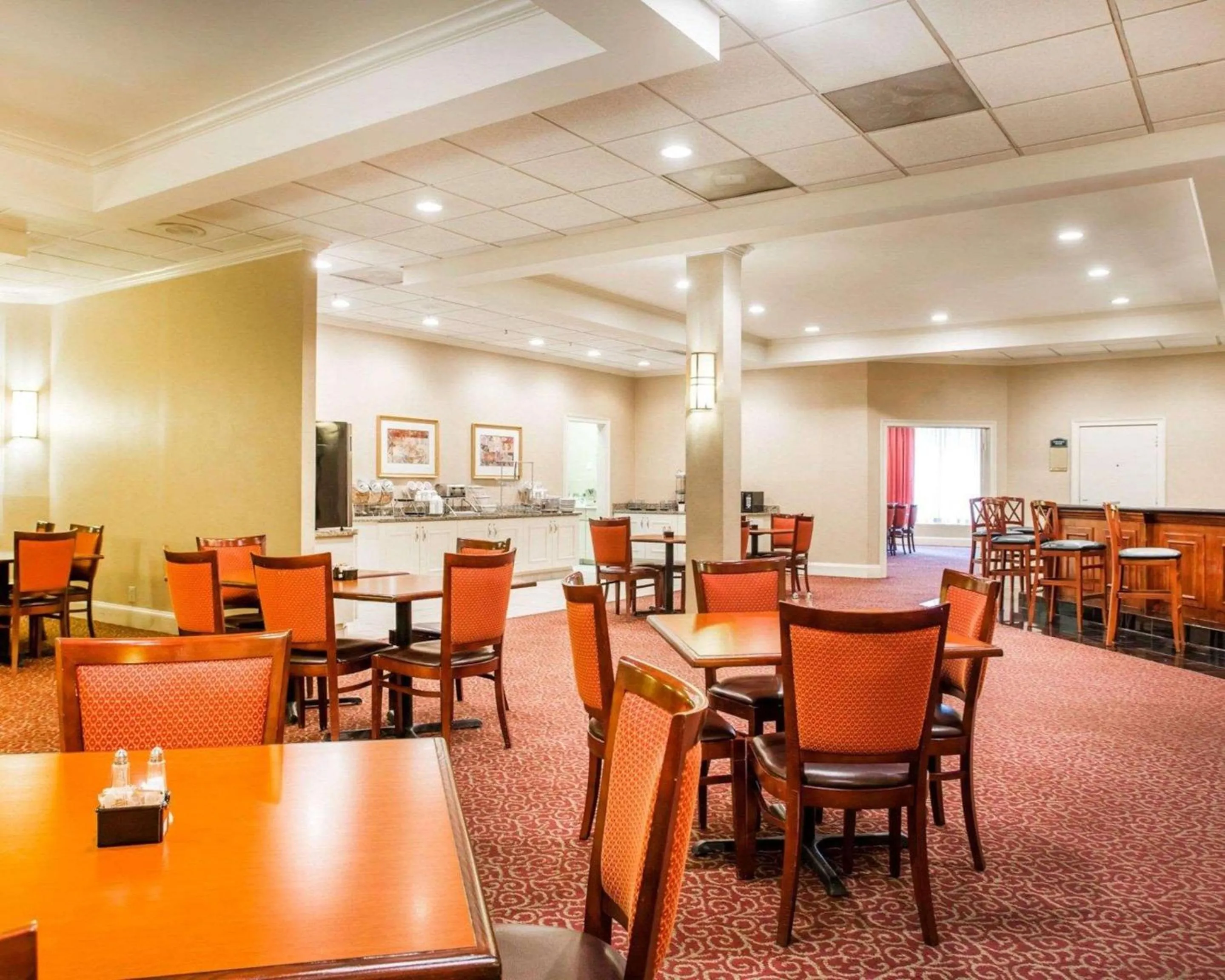 Restaurant/places to eat in Budgetel Inn & Suites Atlanta