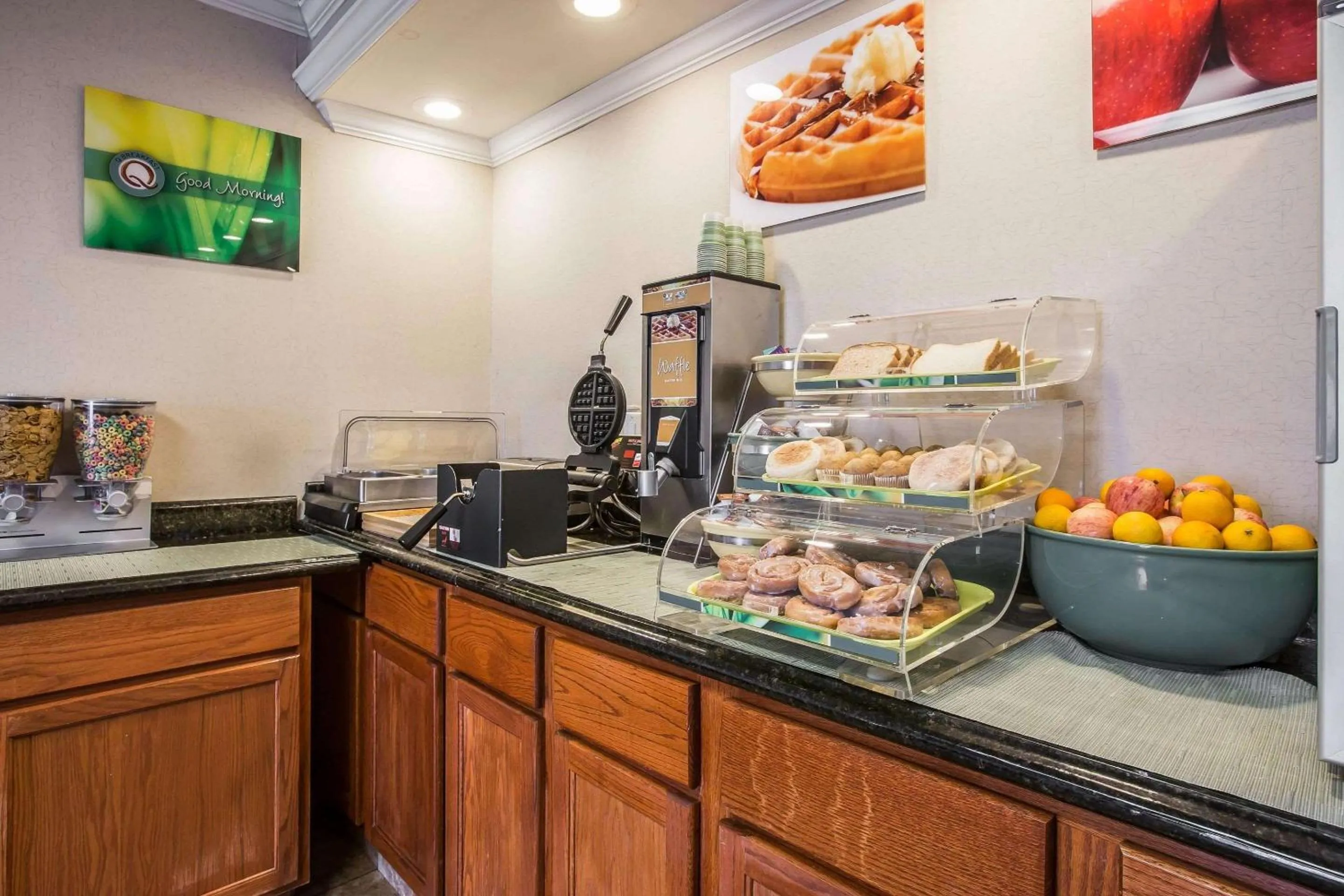 Restaurant/places to eat in Quality Inn Madison