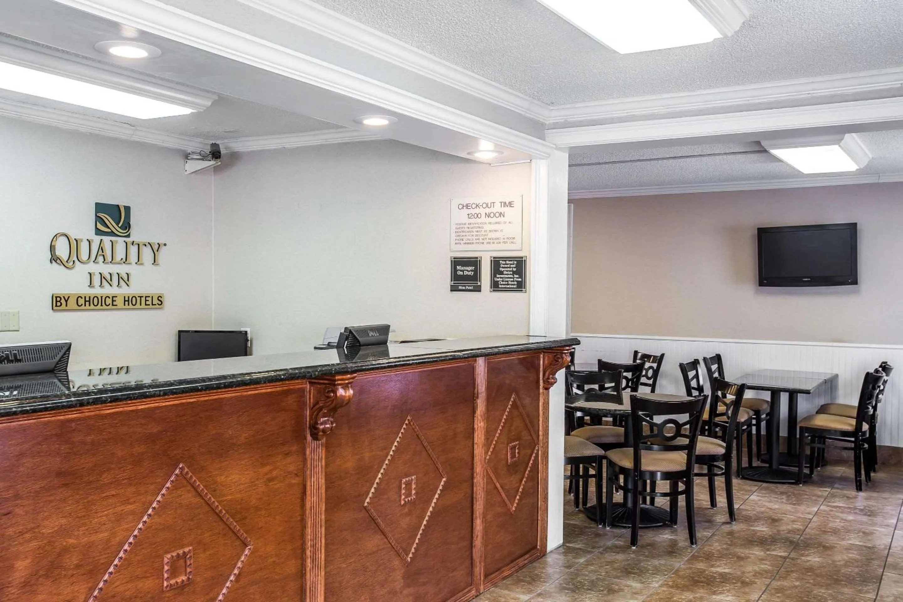 Lobby or reception in Quality Inn Madison