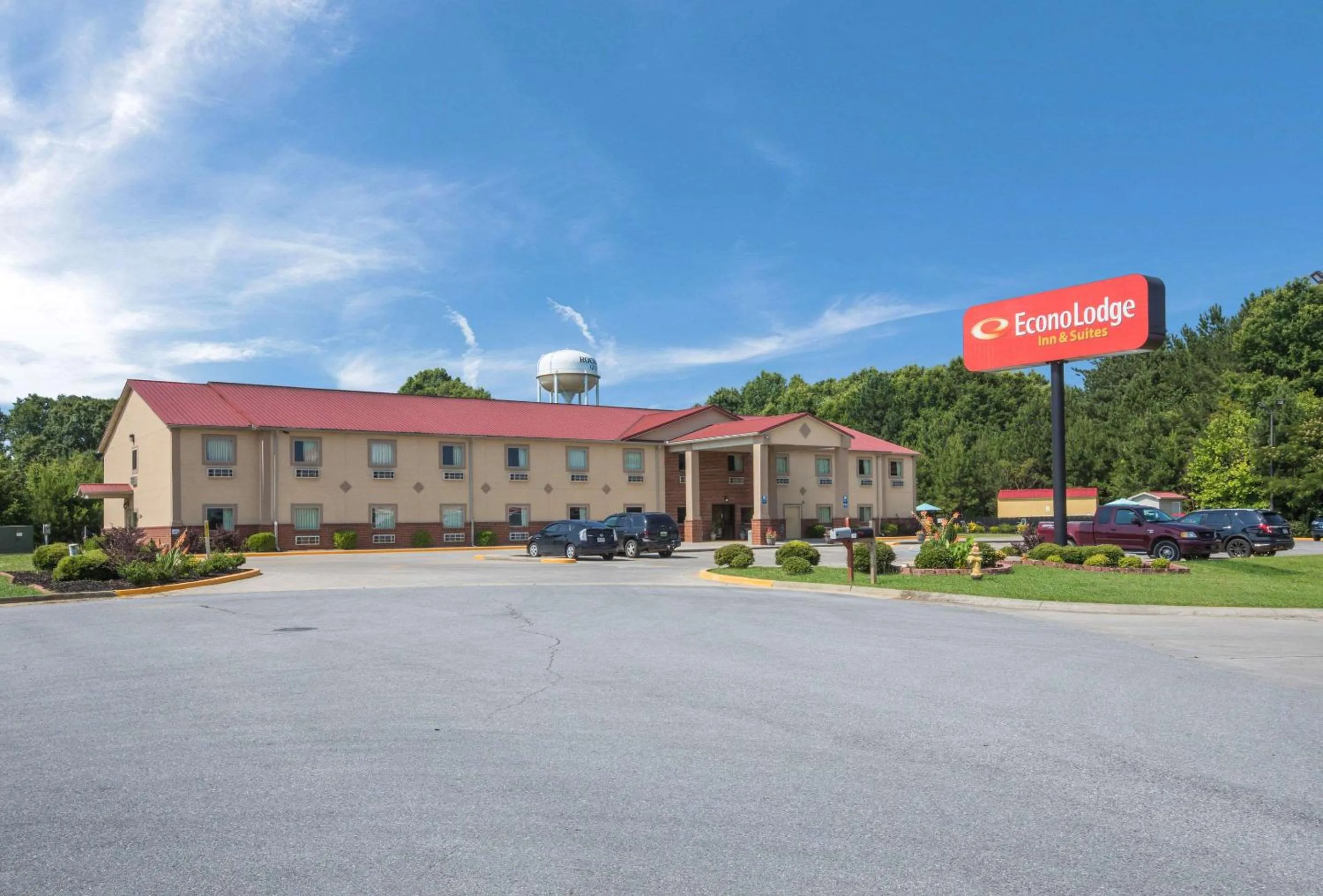 Property building in Econo Lodge Inn & Suites Rockmart