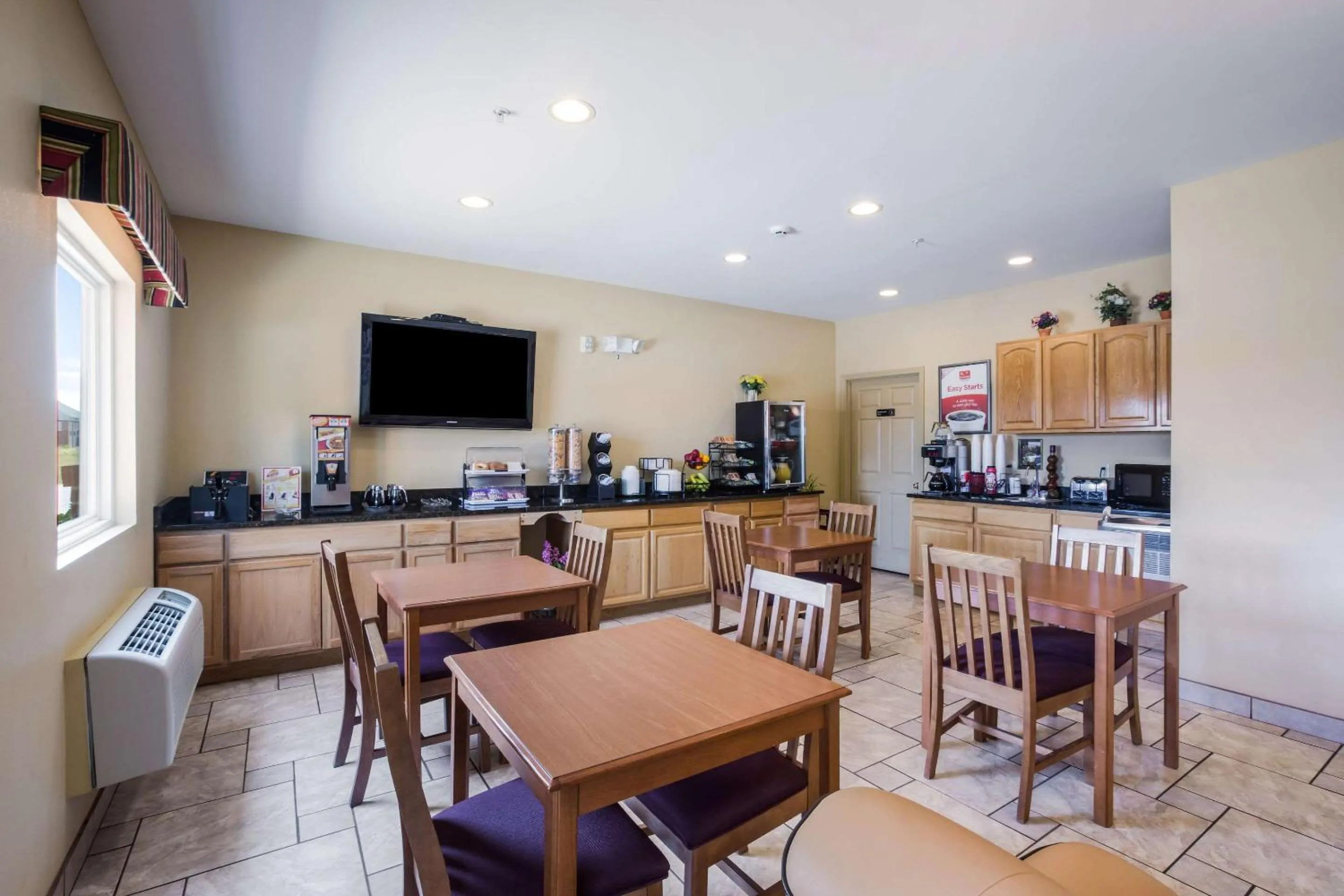 Restaurant/places to eat in Econo Lodge Inn & Suites Rockmart