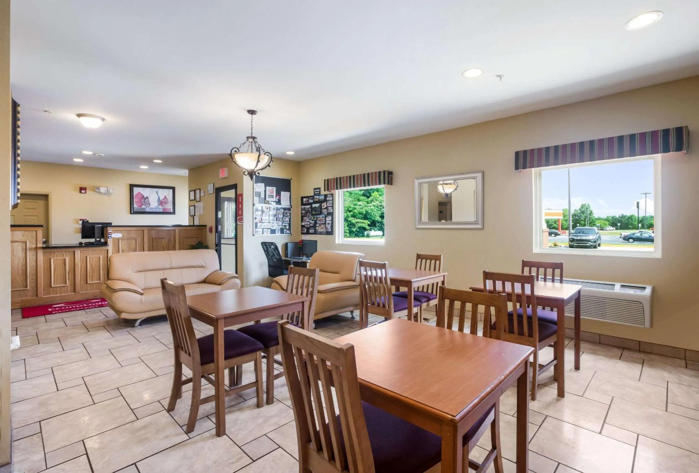 Restaurant/places to eat in Econo Lodge Inn & Suites Rockmart