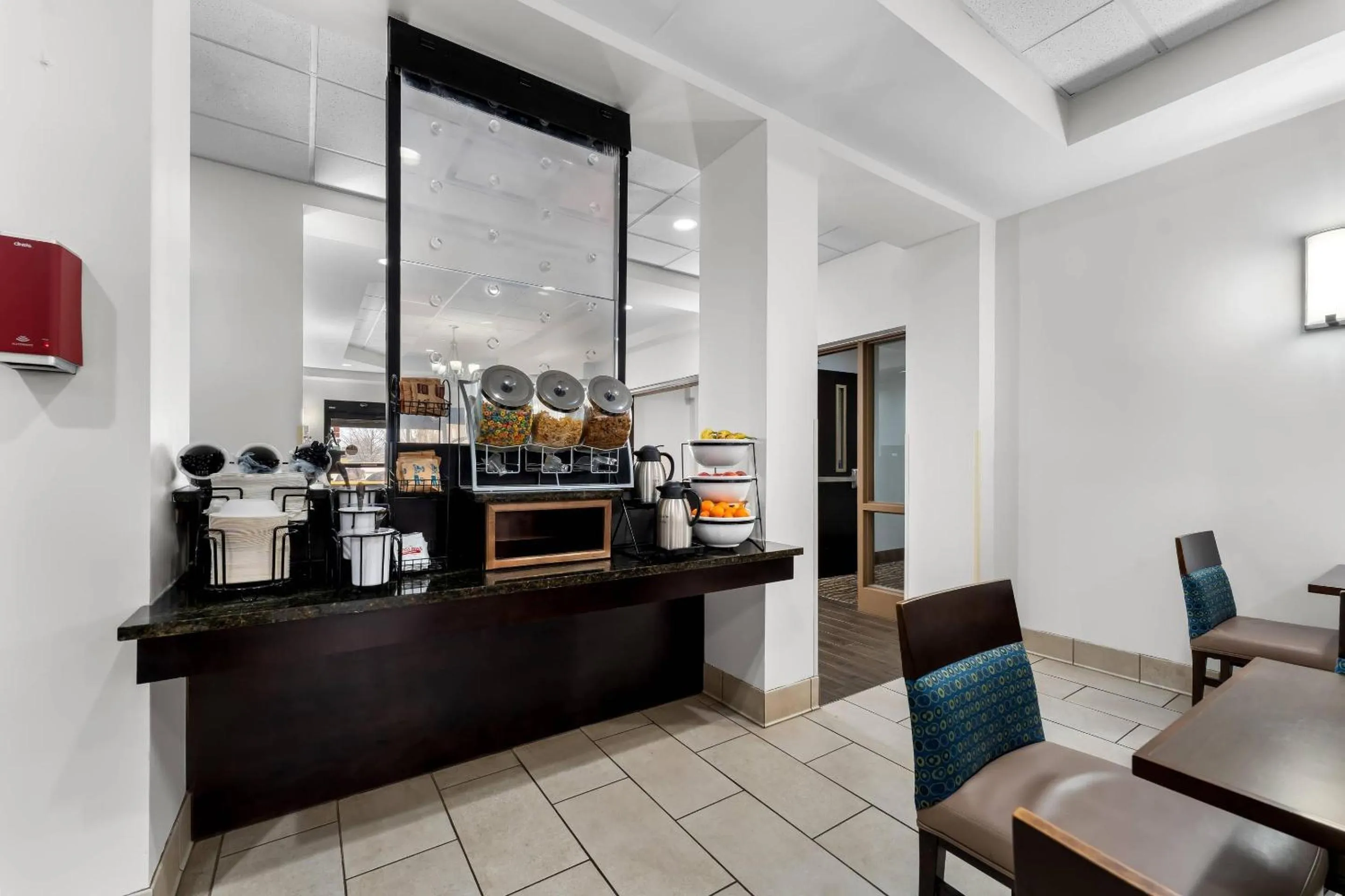 Breakfast in Comfort Inn & Suites Augusta West Near Fort Gordon