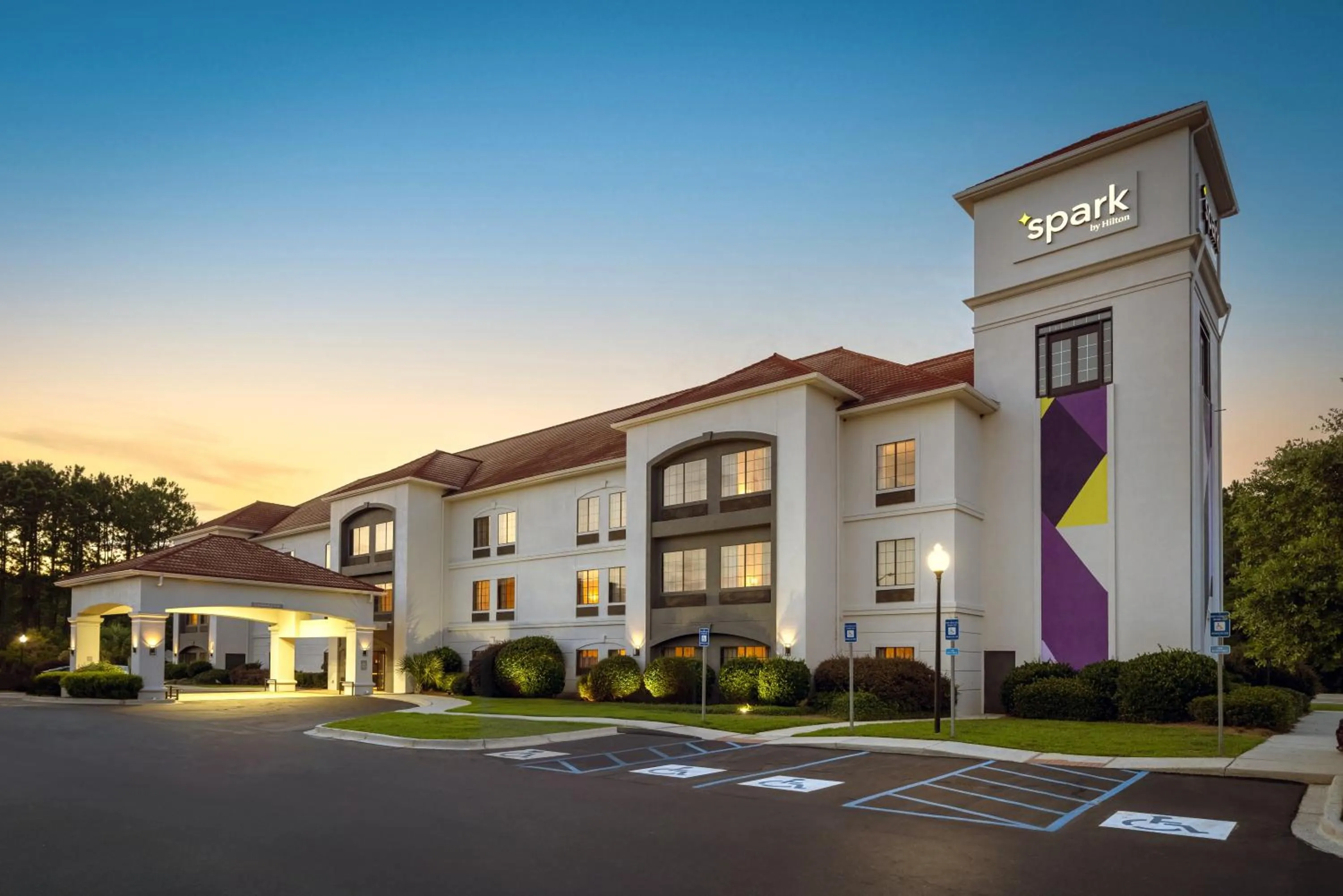 Property building in Spark by Hilton Savannah Airport