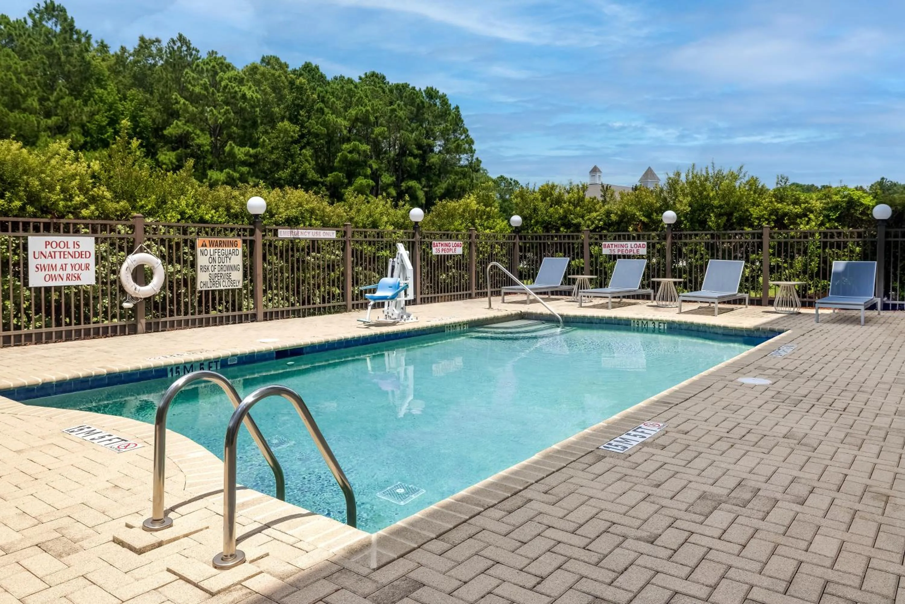 Swimming pool in Spark by Hilton Savannah Airport