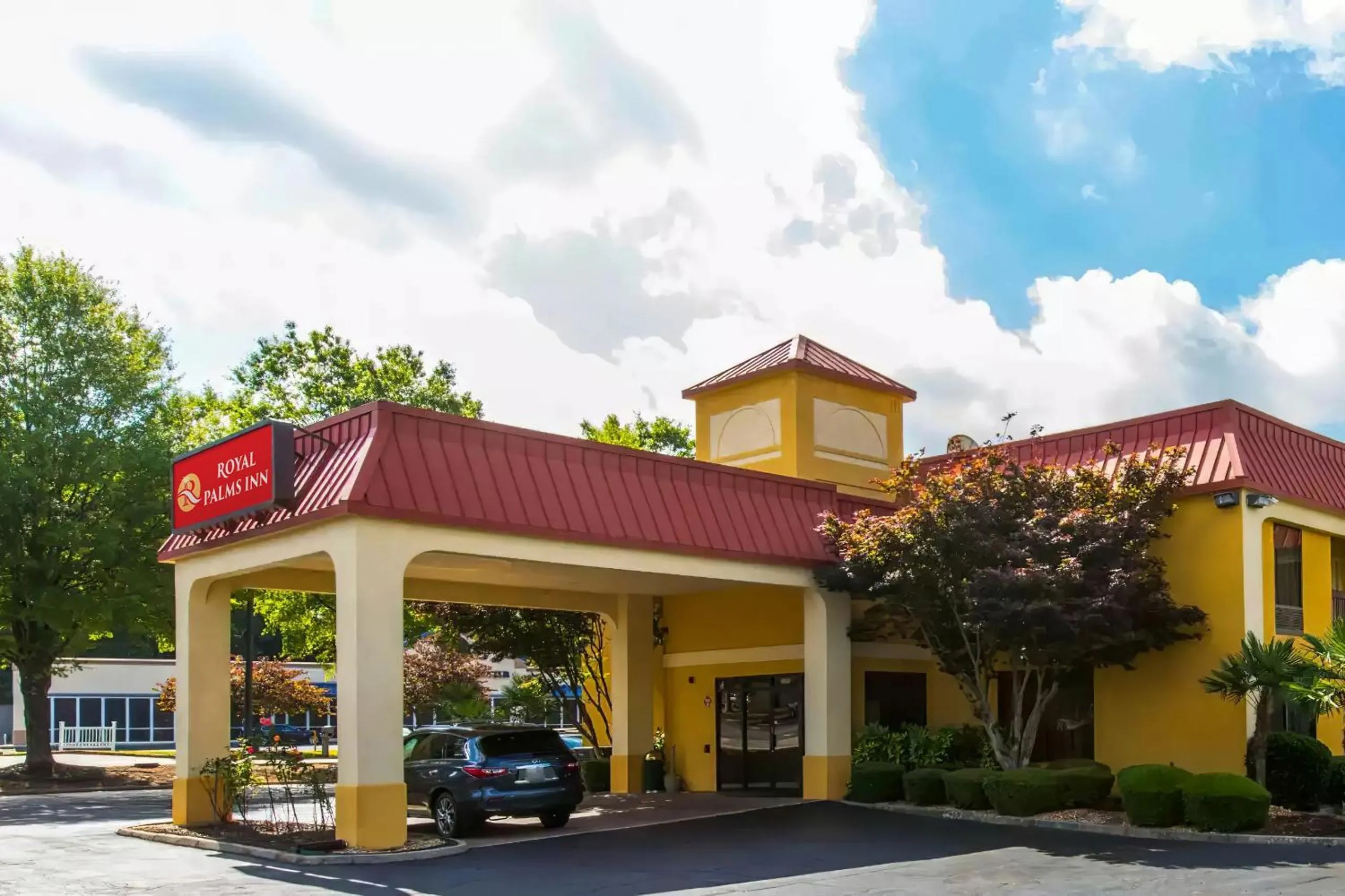 Property building in Royal Palms Inn