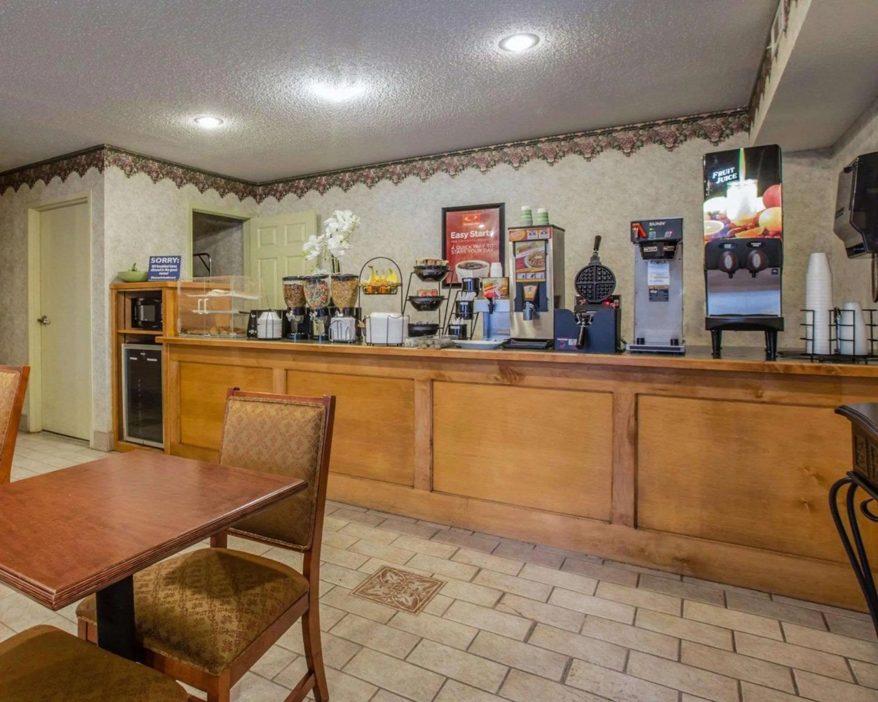 Restaurant/places to eat in Econo Lodge Villa Rica