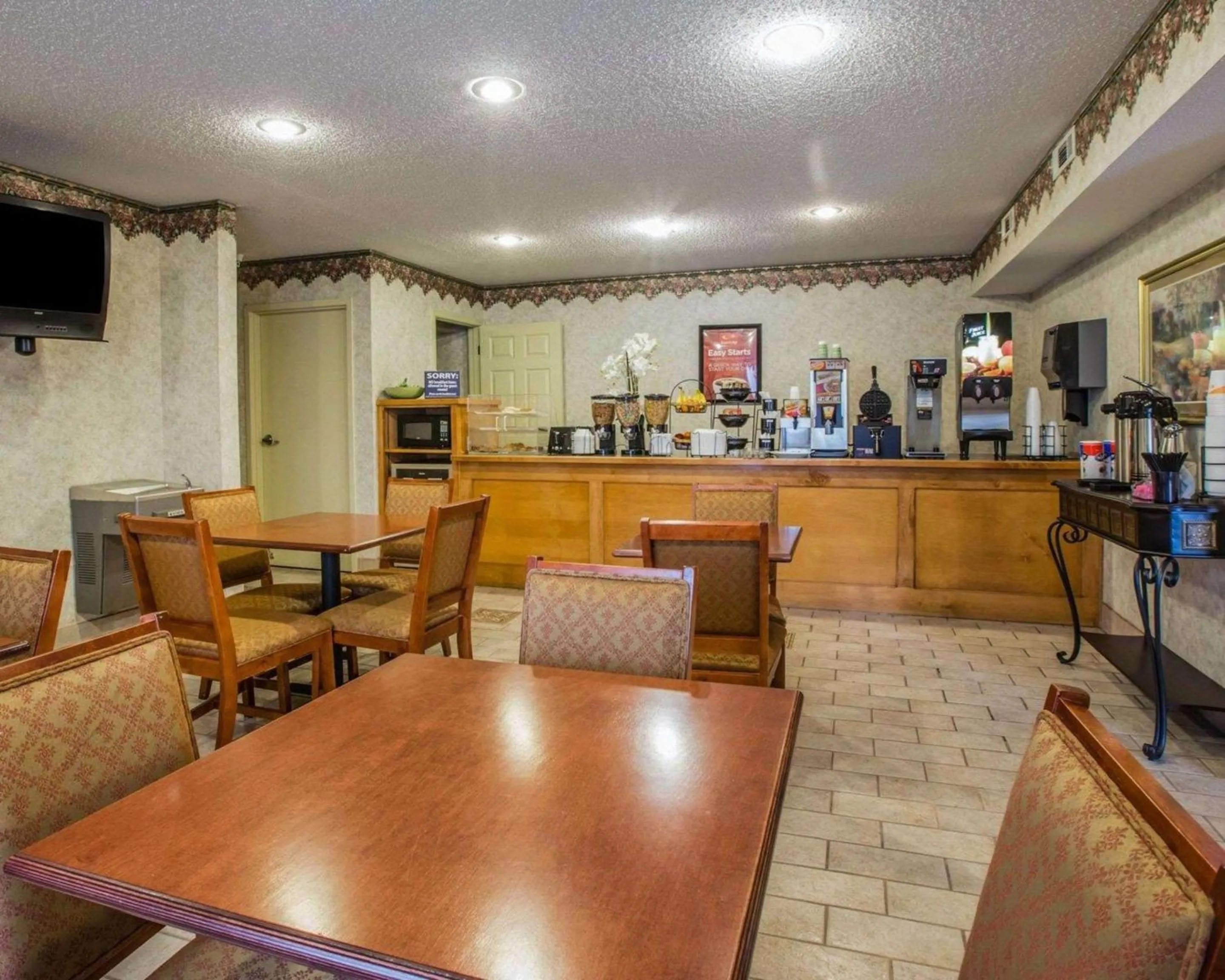 Restaurant/places to eat in Econo Lodge Villa Rica