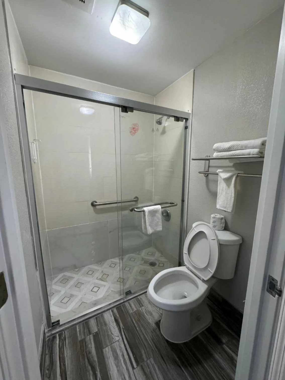 Bathroom in Quality Inn Newnan - Atlanta South