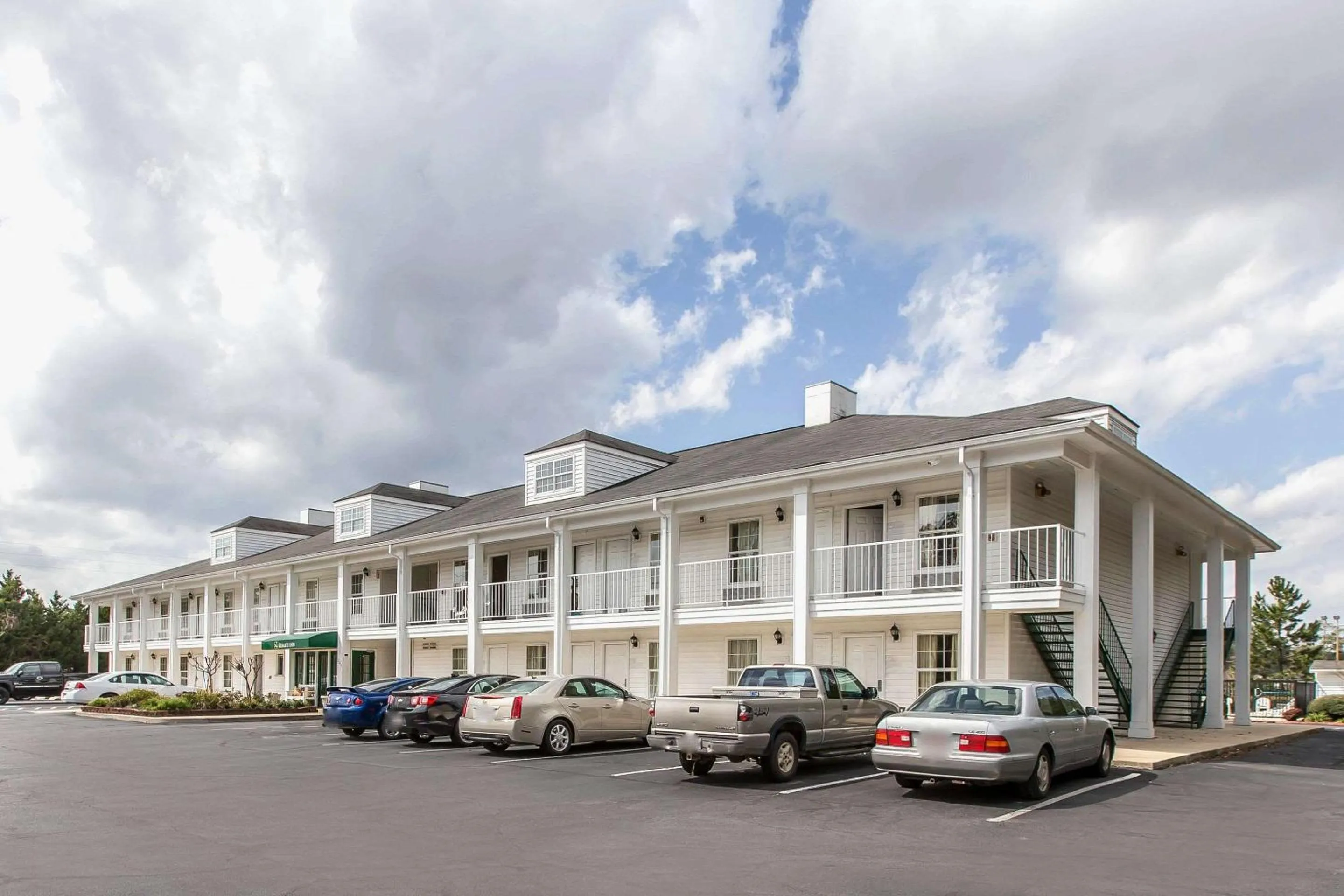 Property Building in Quality Inn Jesup