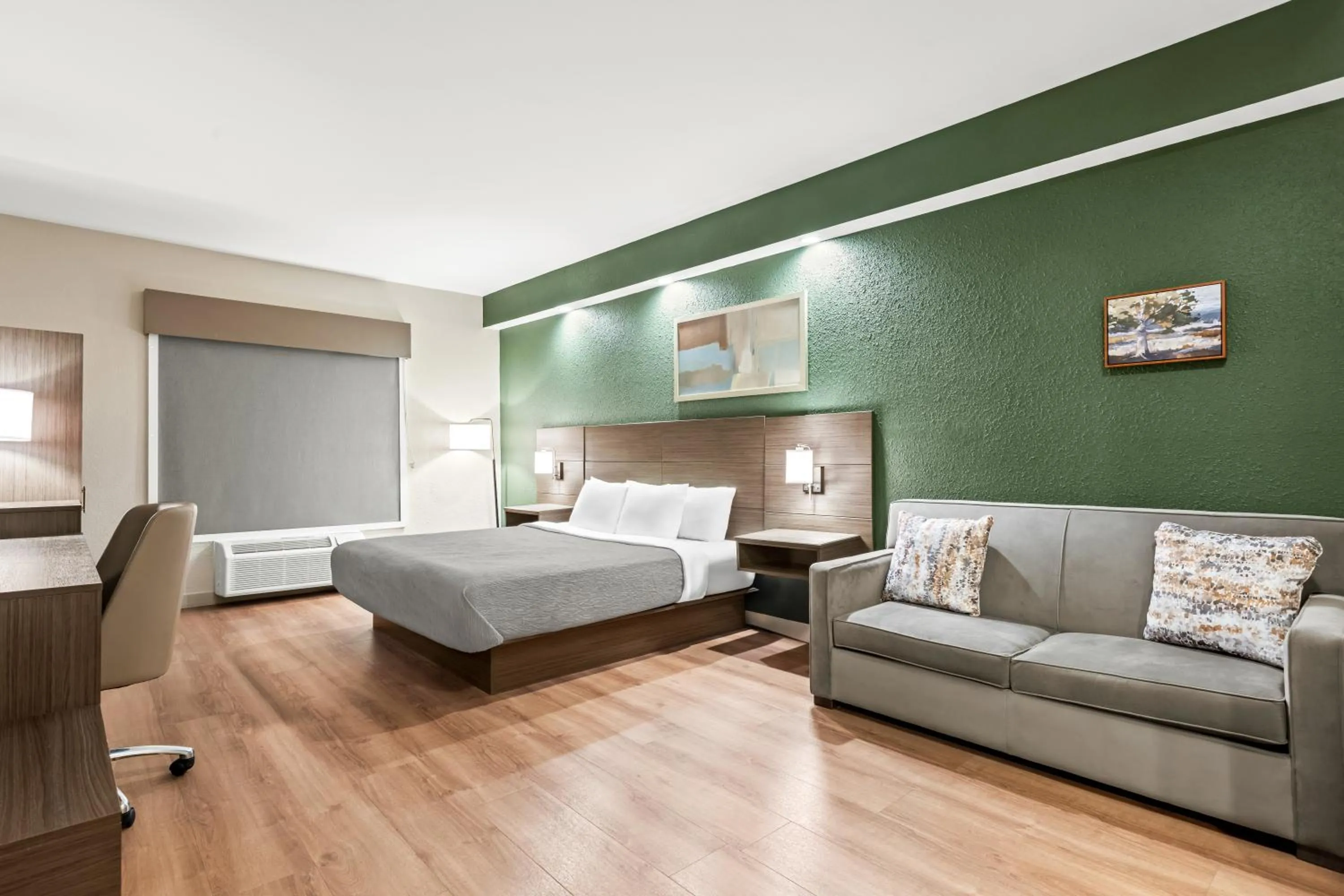 Bed in Quality Inn Pooler - Savannah I-95