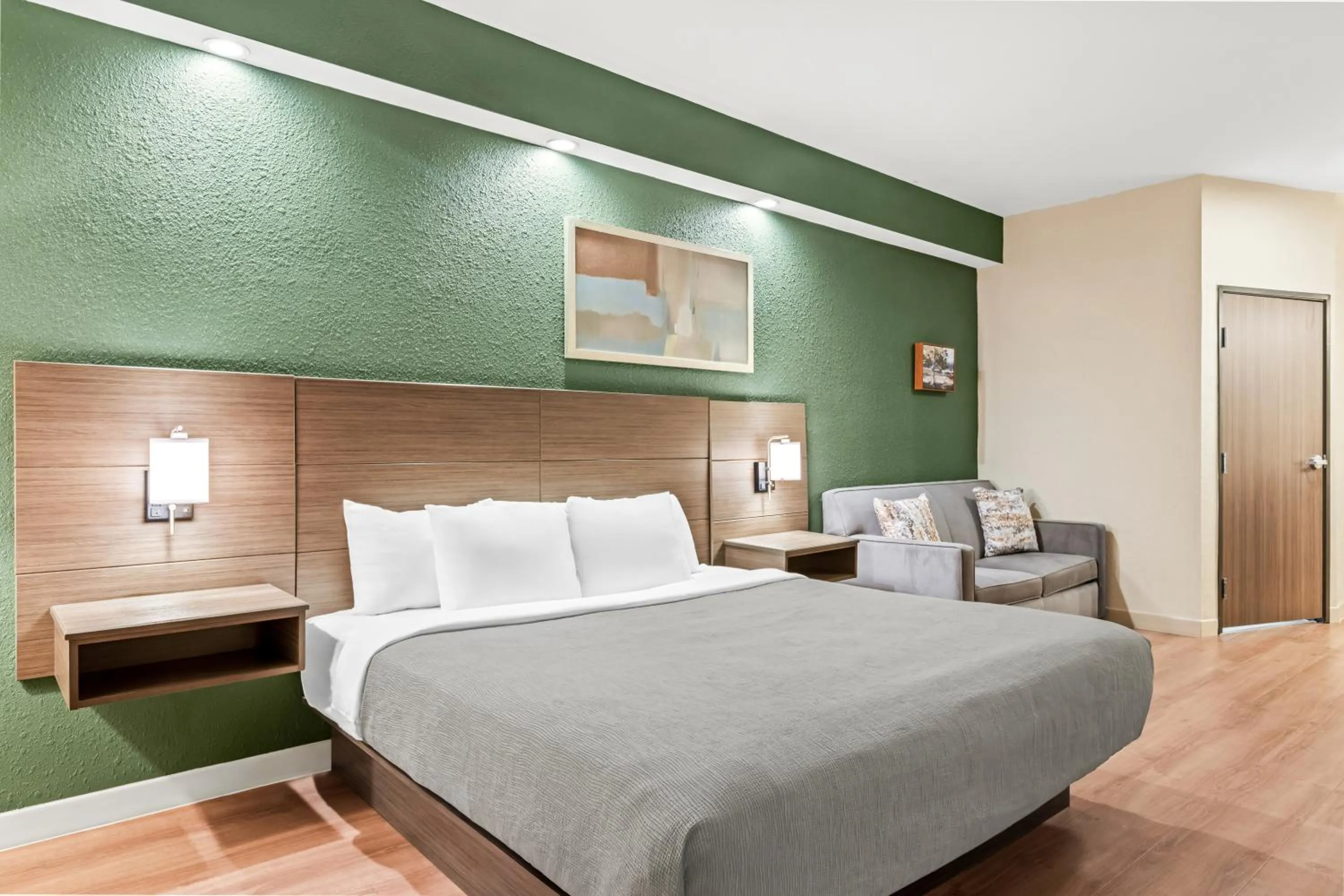 Bed in Quality Inn Pooler - Savannah I-95