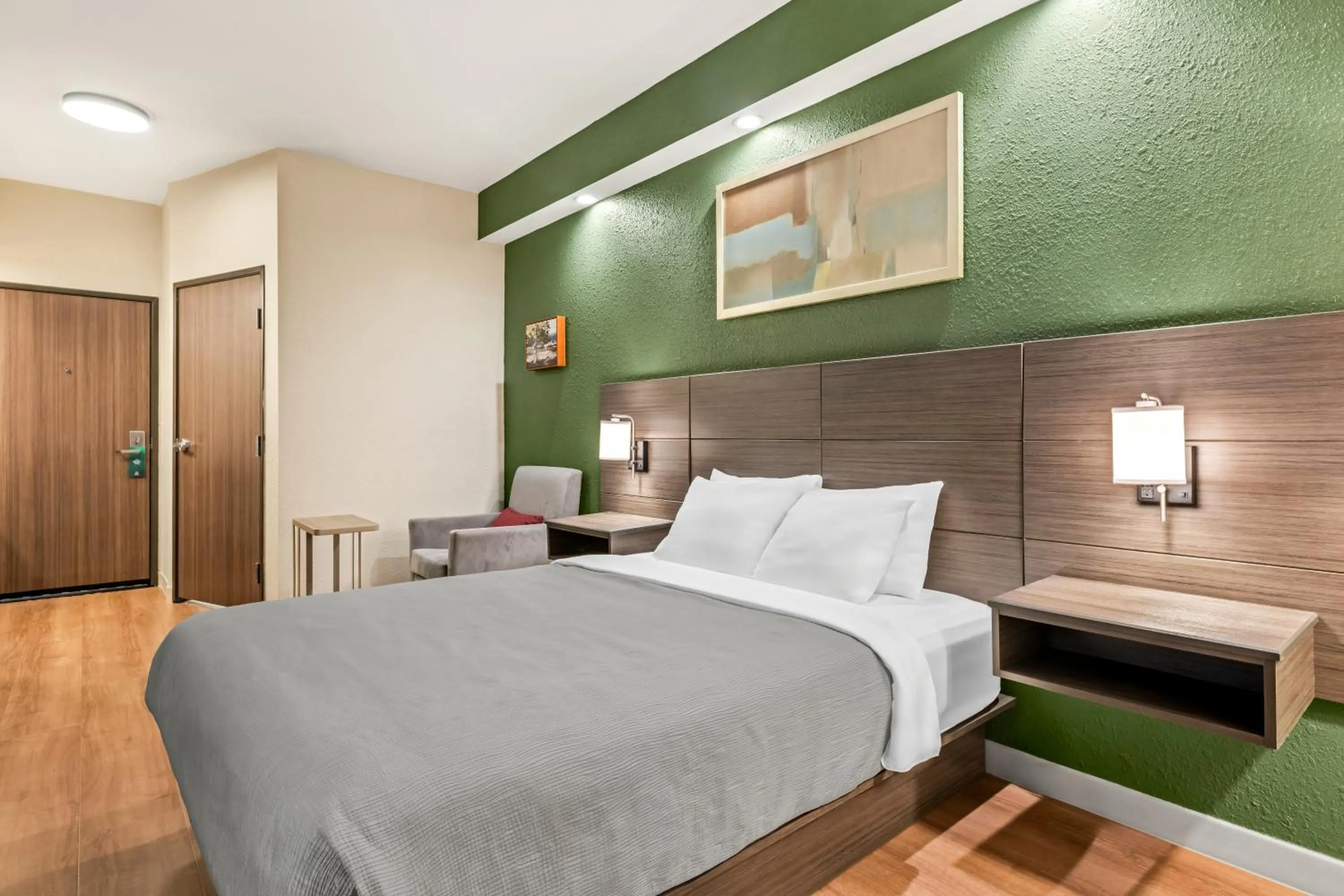 Bed in Quality Inn Pooler - Savannah I-95