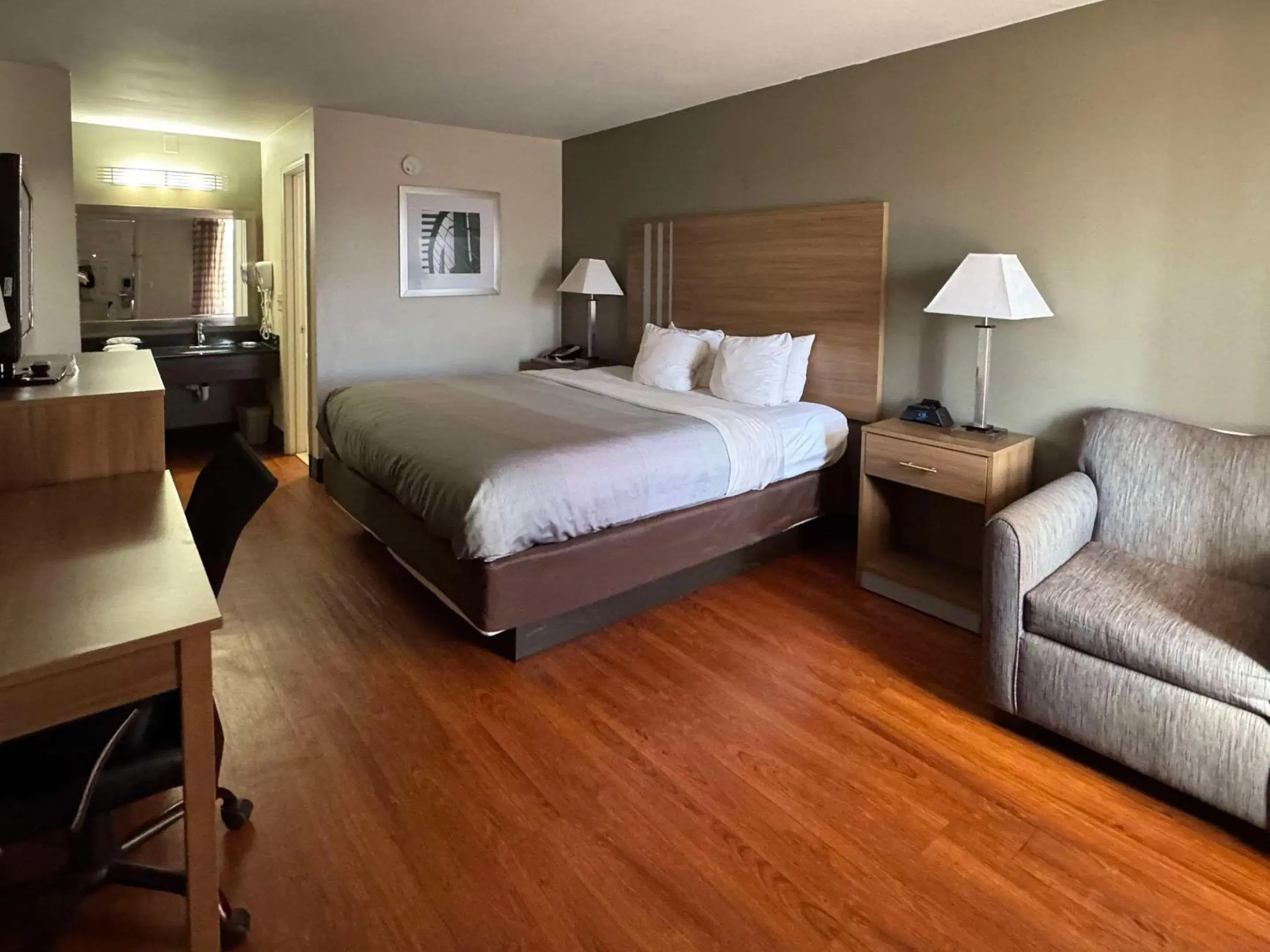 King Room - Non-Smoking in Quality Inn Lagrange East I-85 King Room - Non-Smoking in Quality Inn Lagrange East I-85