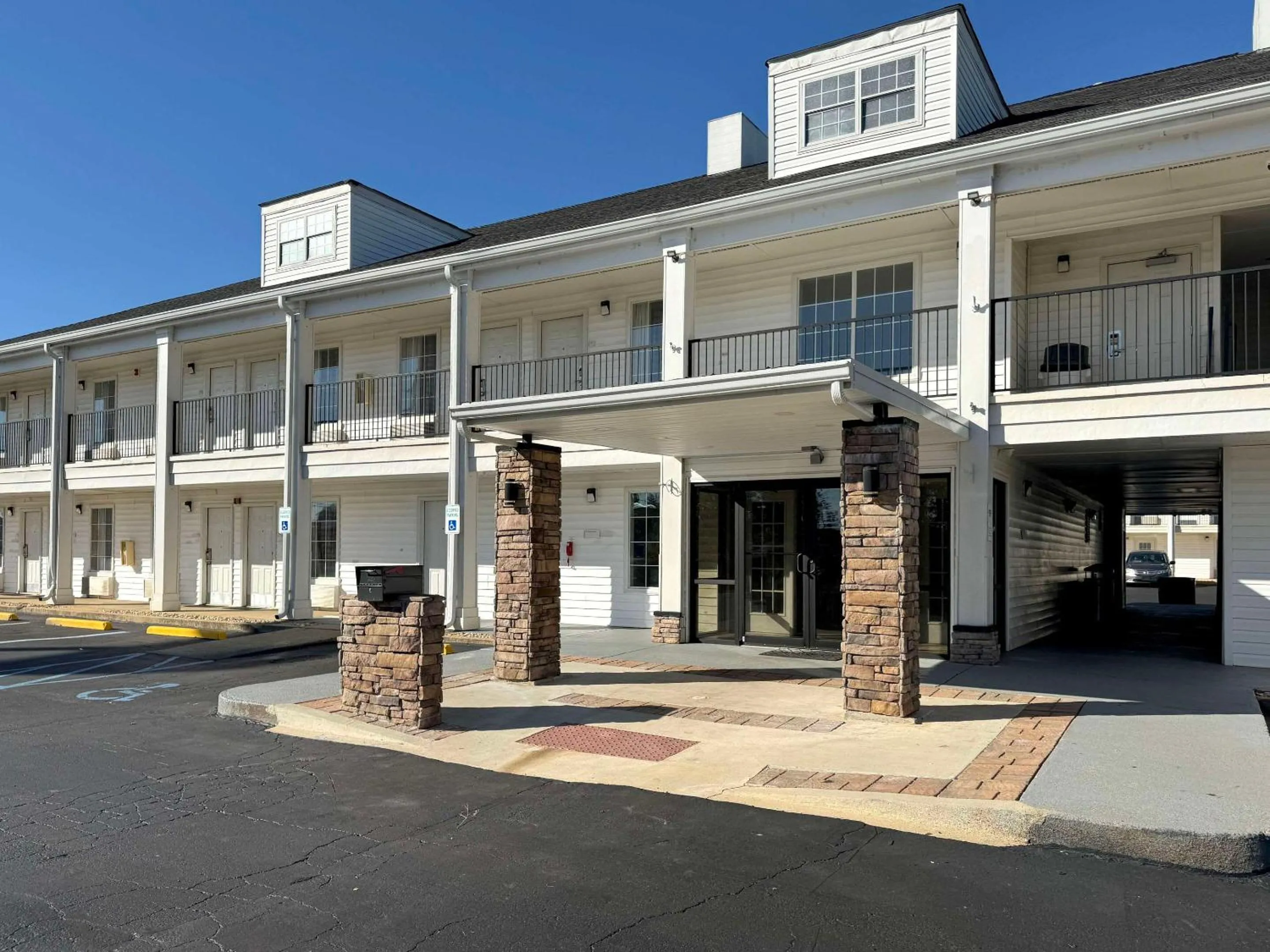 Property building in Quality Inn Lagrange East I-85