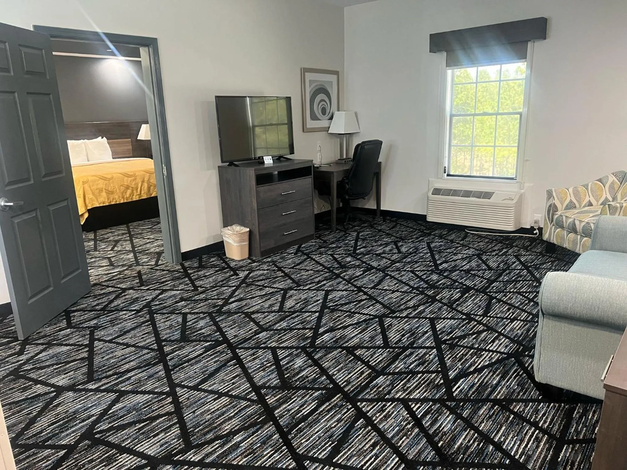 TV and multimedia, Bed in Quality Inn Rome South