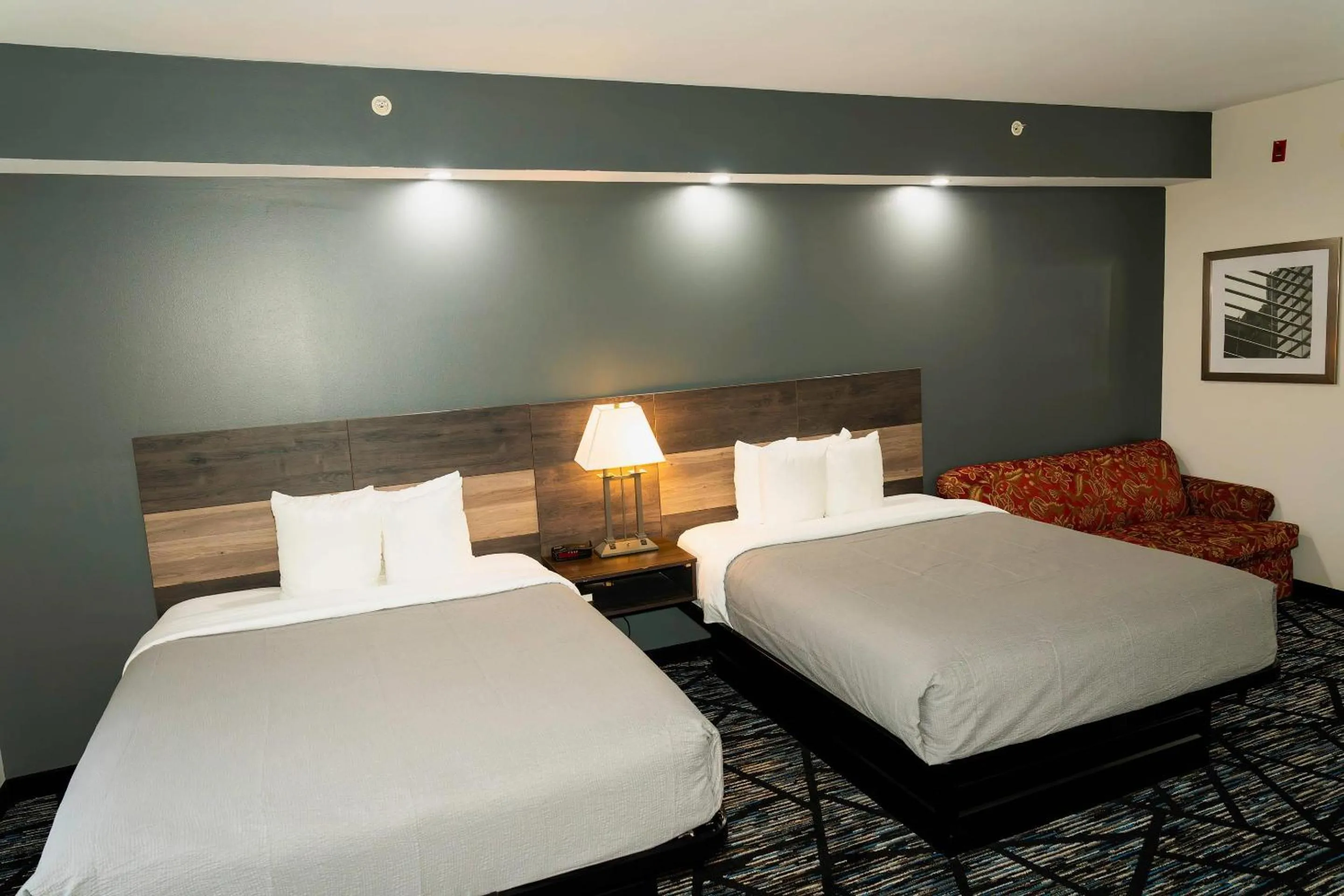 Bedroom, Bed in Quality Inn Rome South