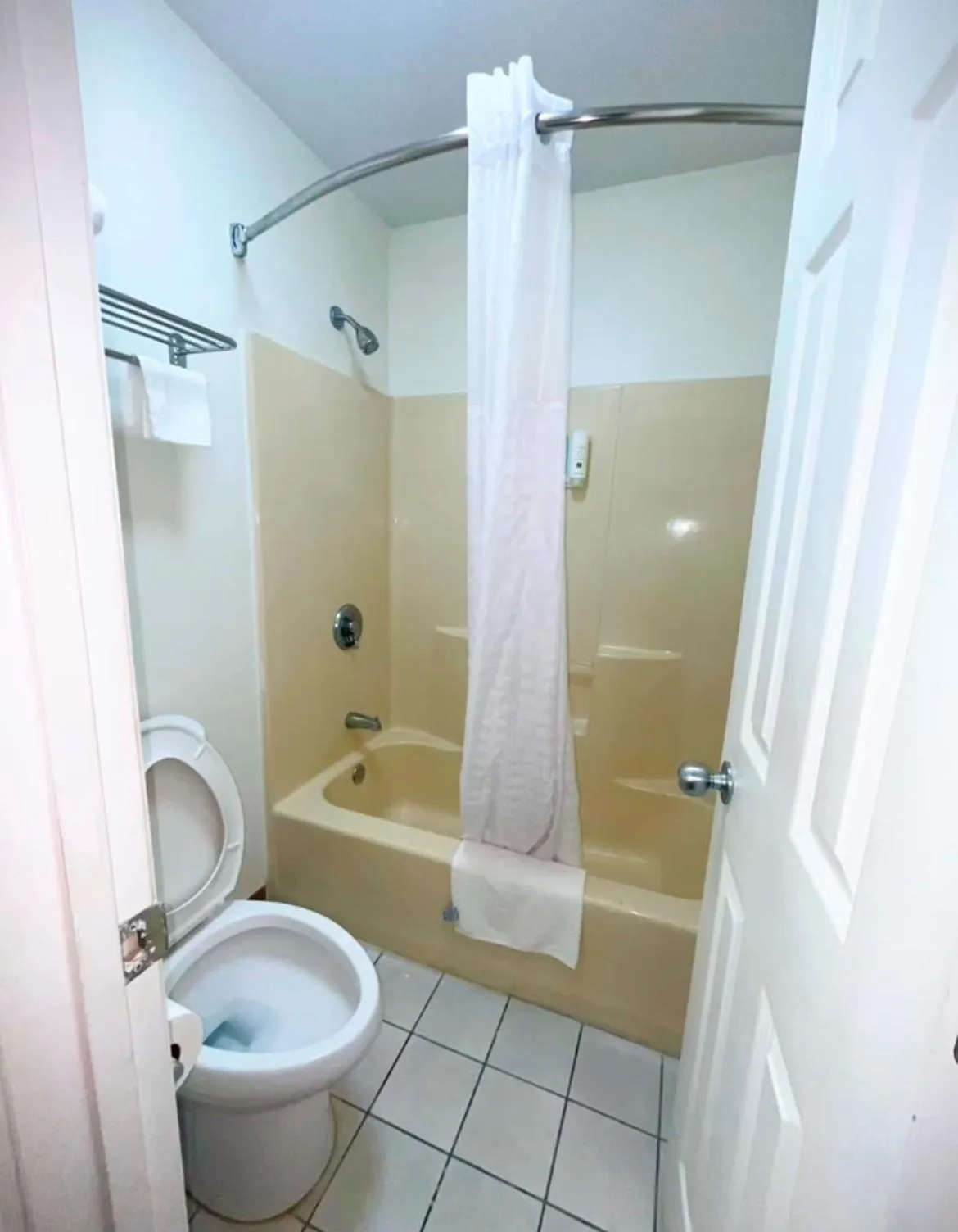 Bathroom in Quality Inn Bainbridge