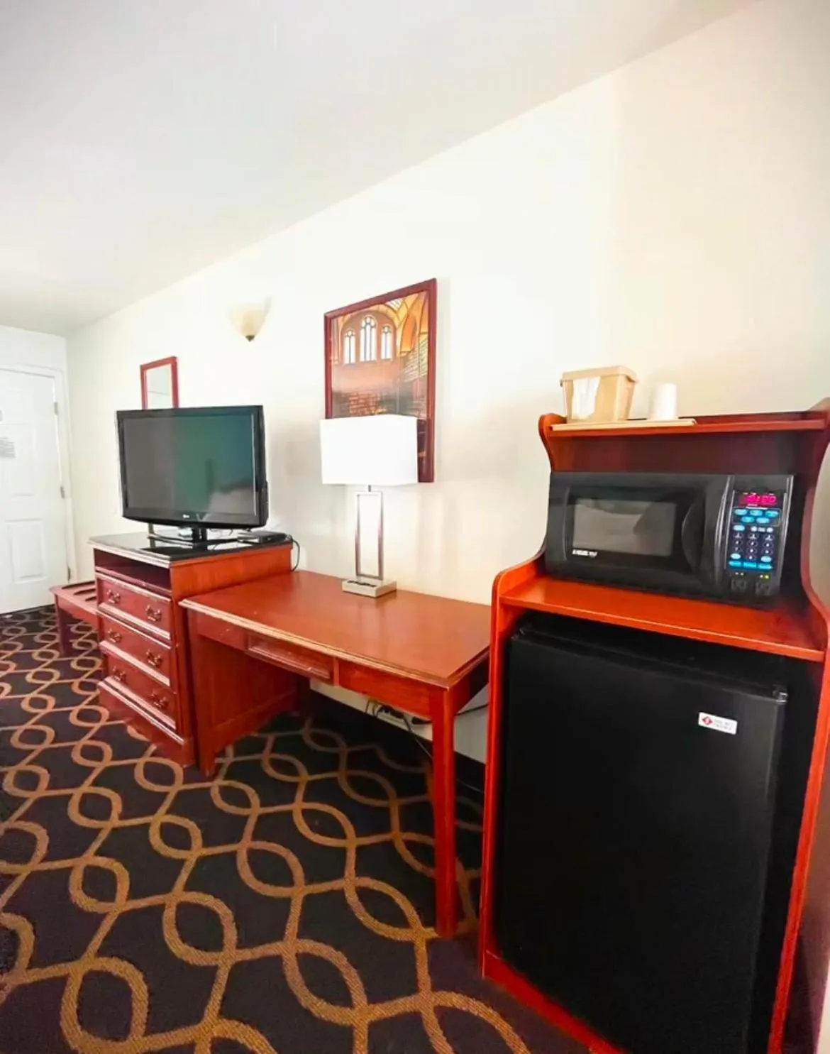 minibar in Quality Inn Bainbridge