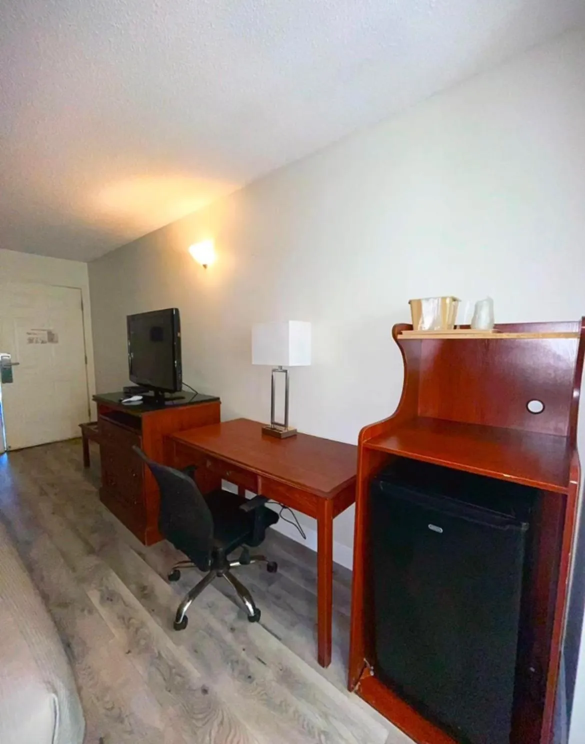 TV and multimedia in Quality Inn Bainbridge