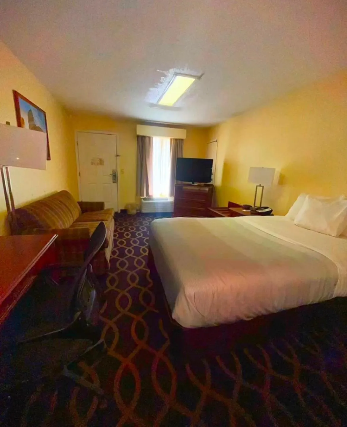 Bed in Quality Inn Bainbridge