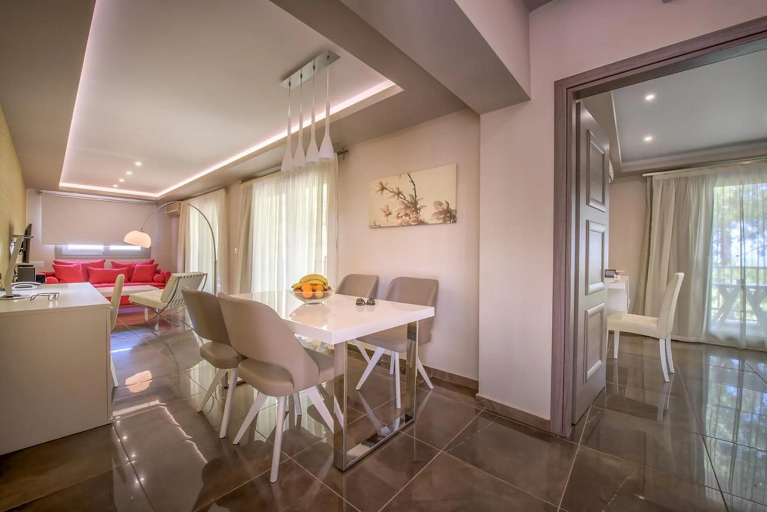 Day in Koukounaria Hotel & Suites