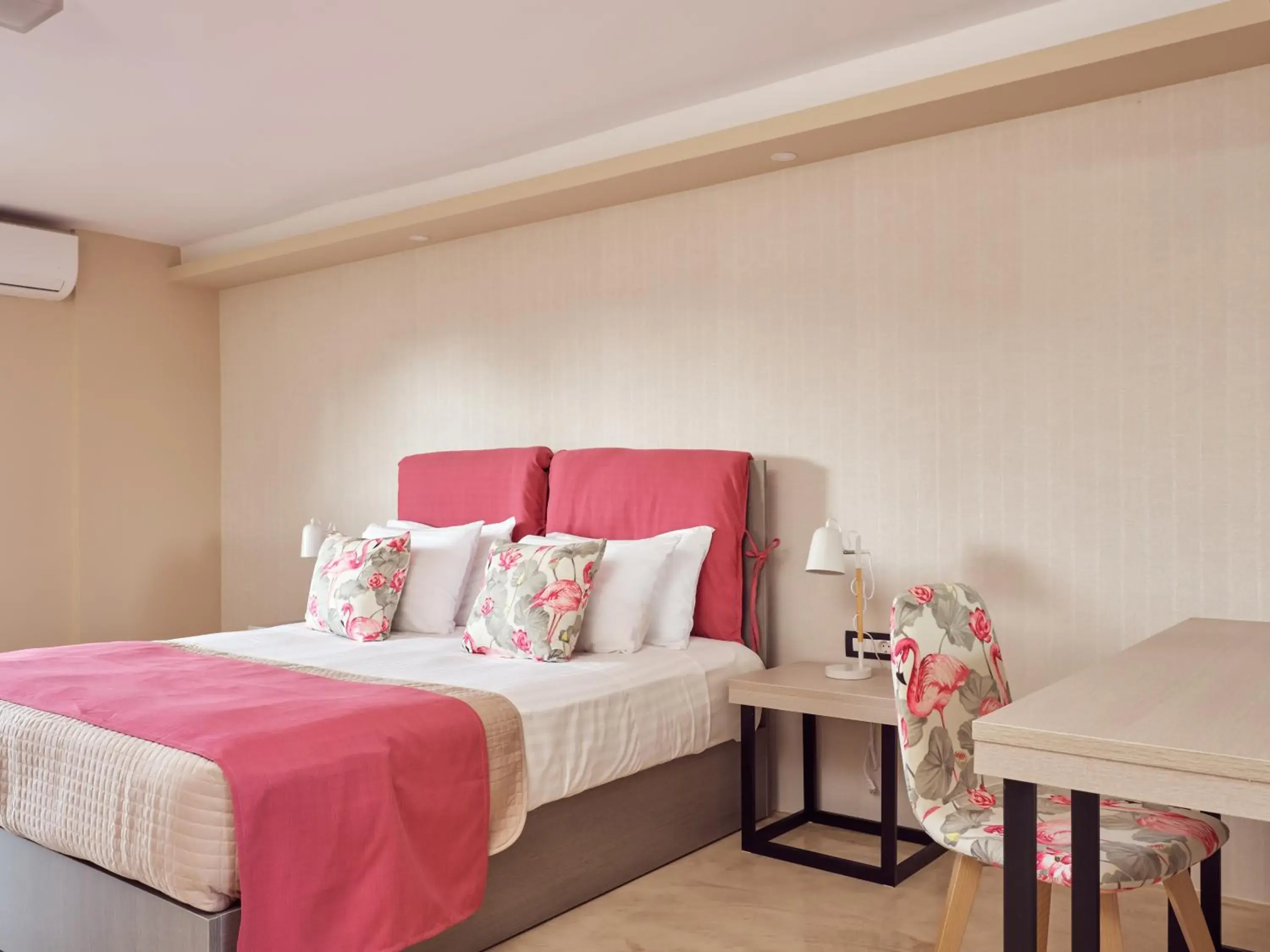 Stylish Room in Koukounaria Hotel & Suites Stylish Room in Koukounaria Hotel & Suites