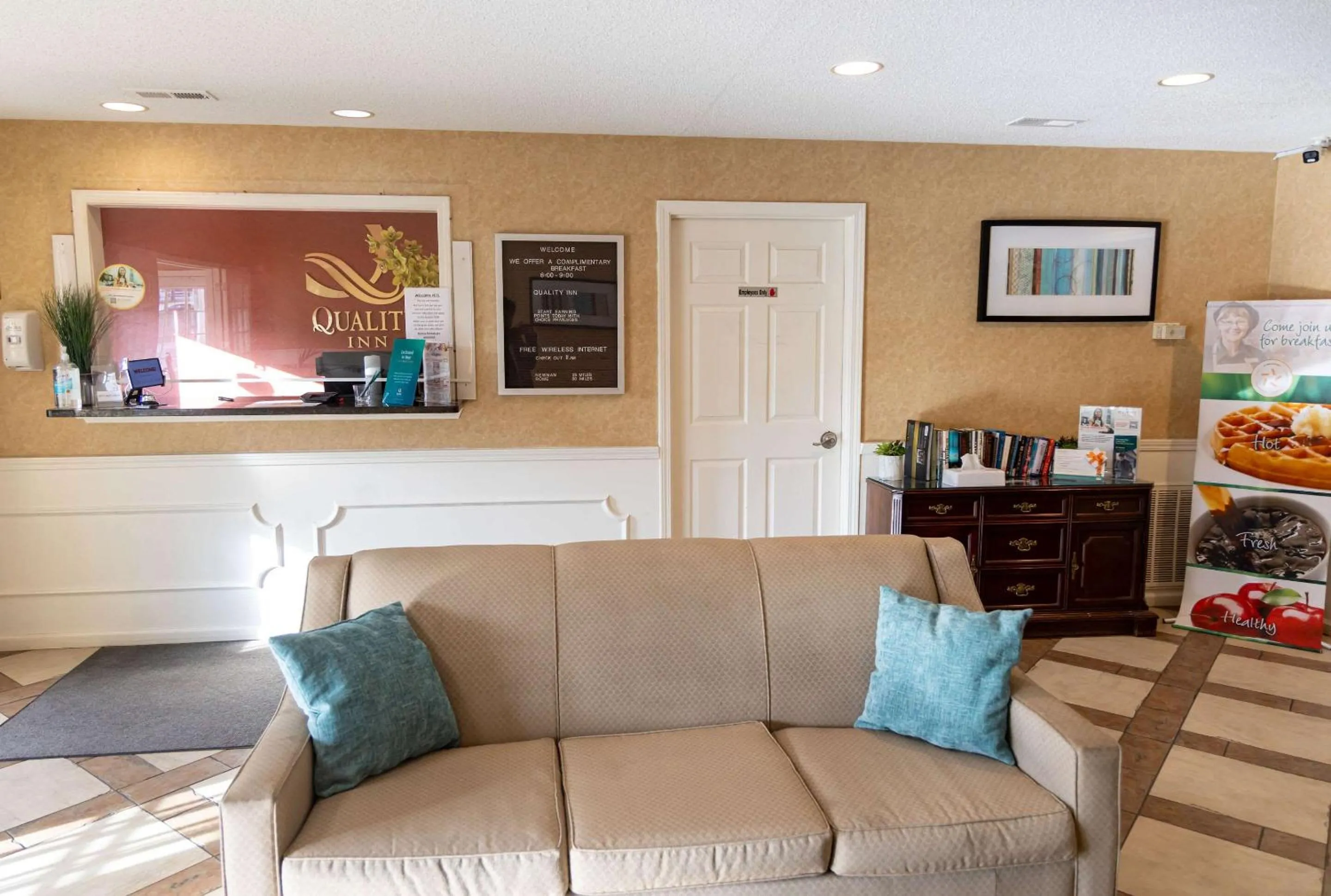 Lobby or reception in Quality Inn Carrollton Medical Center