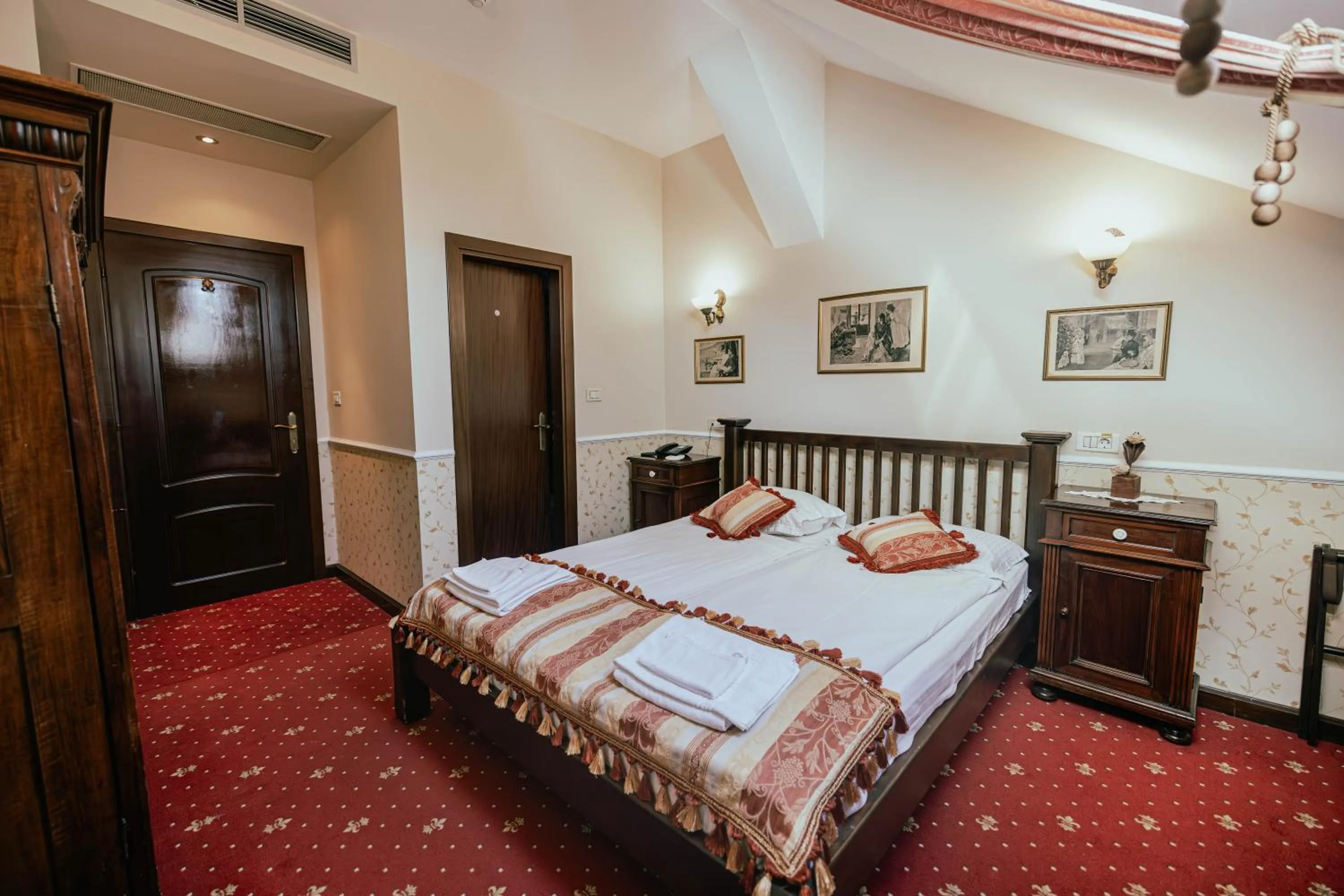 Bed in Casa del Sole Boutique Hotel Timisoara