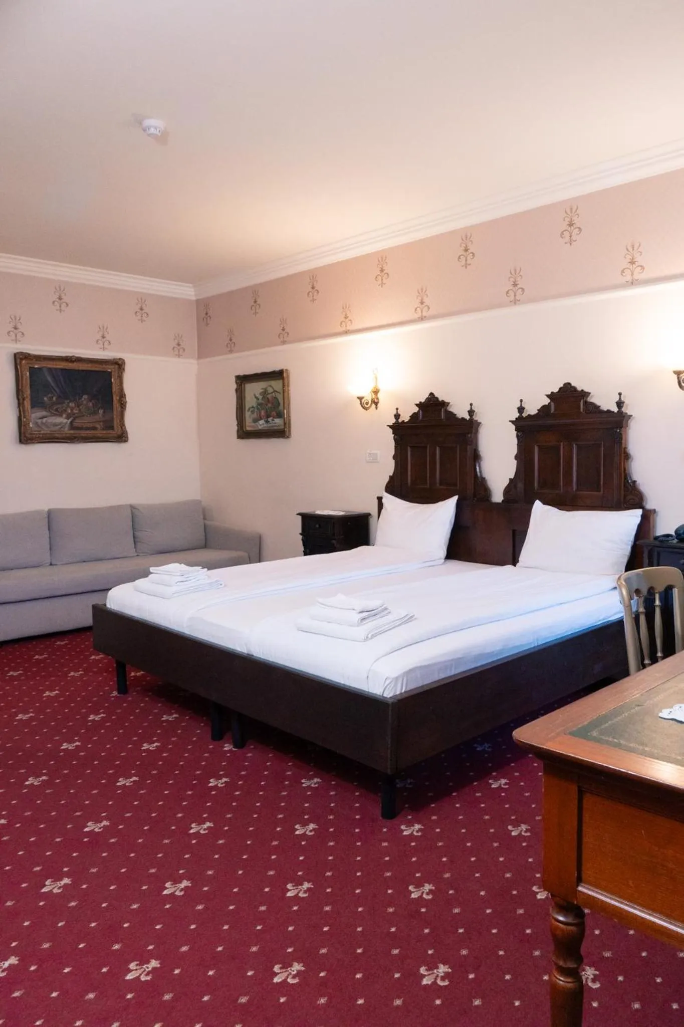 Bed in Casa del Sole Boutique Hotel Timisoara
