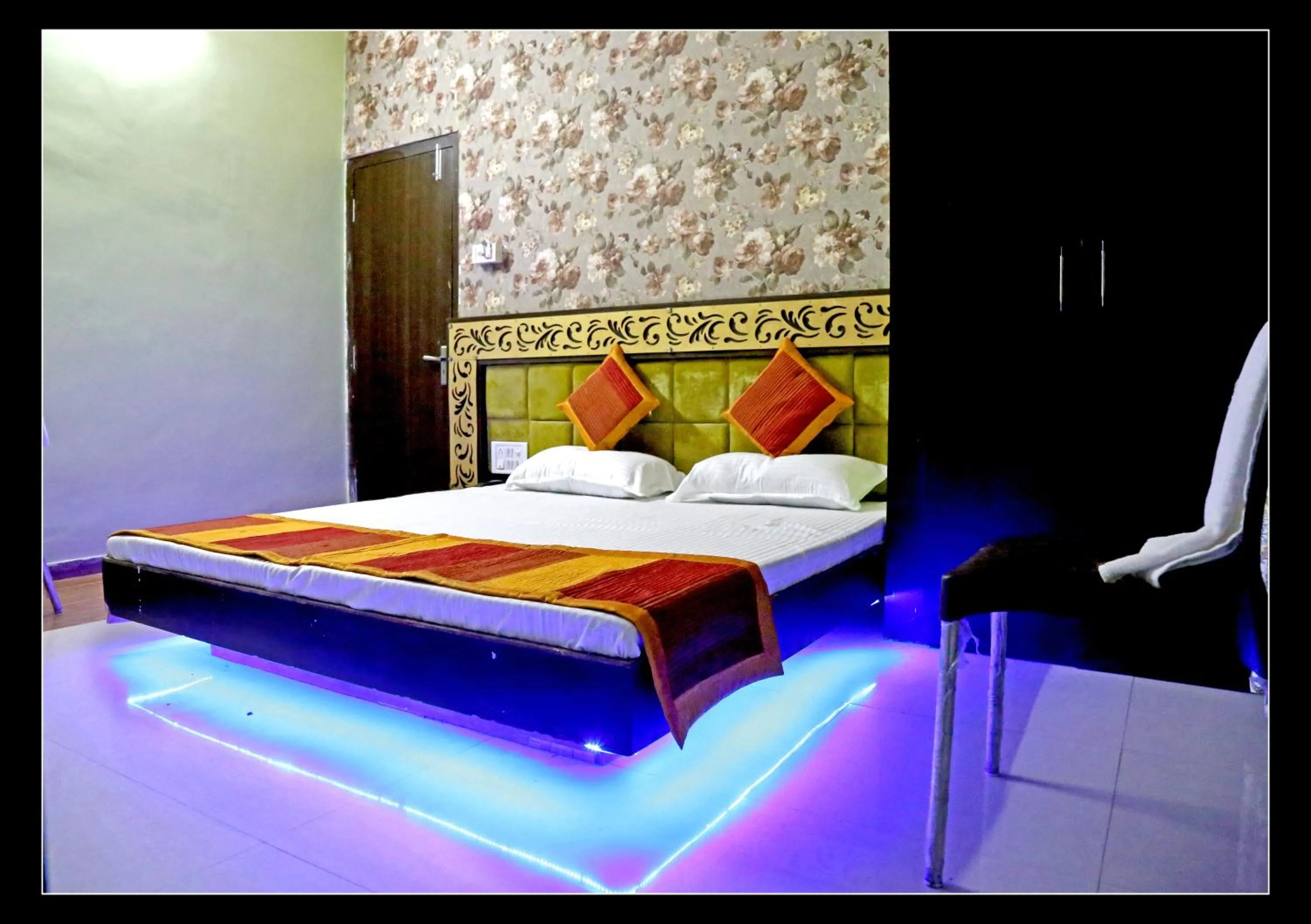 Bed in Hotel Shri Karni Vilas & SPA
