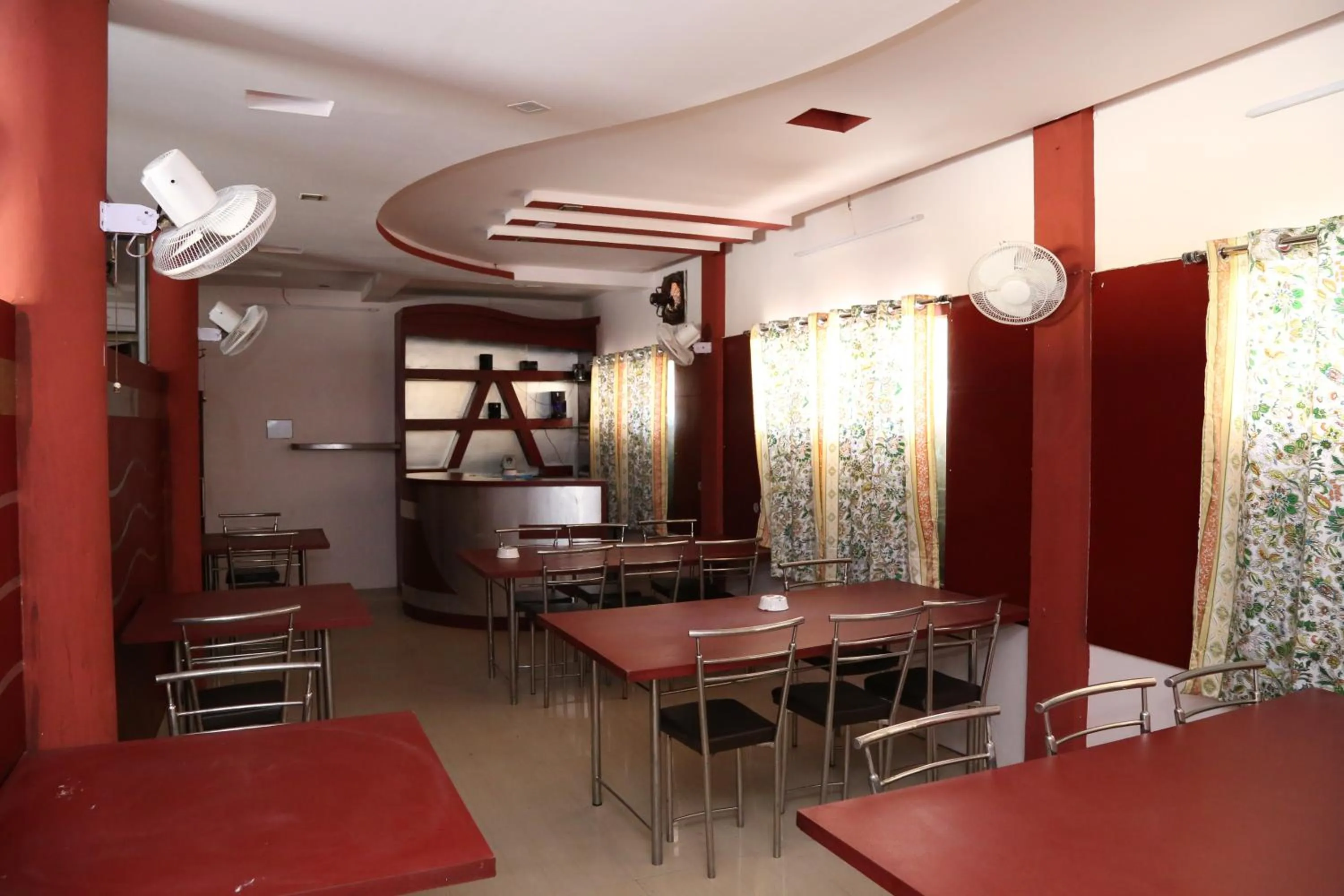 Restaurant/places to eat in Hotel Shri Karni Vilas & SPA