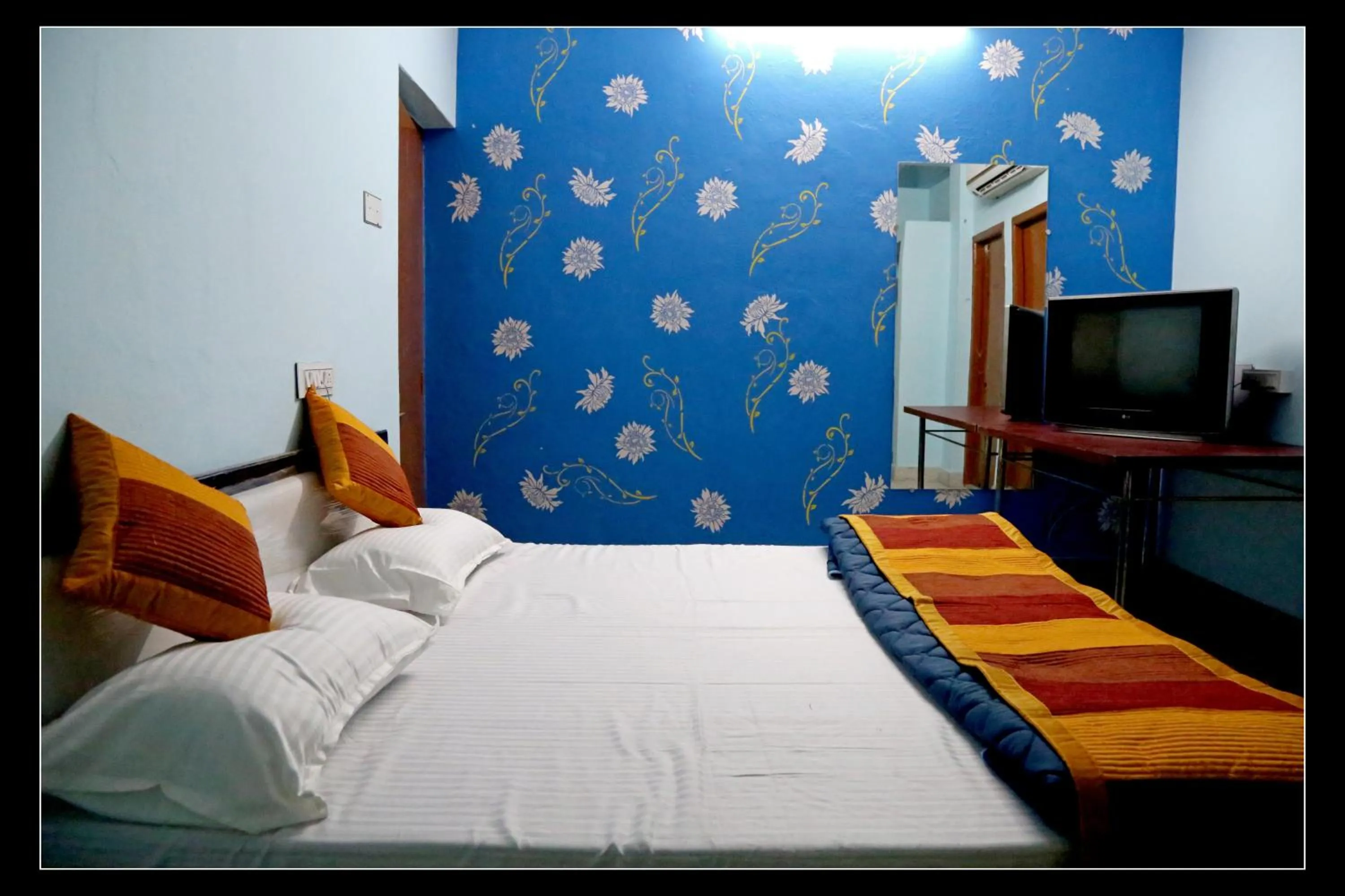 Bed in Hotel Shri Karni Vilas & SPA