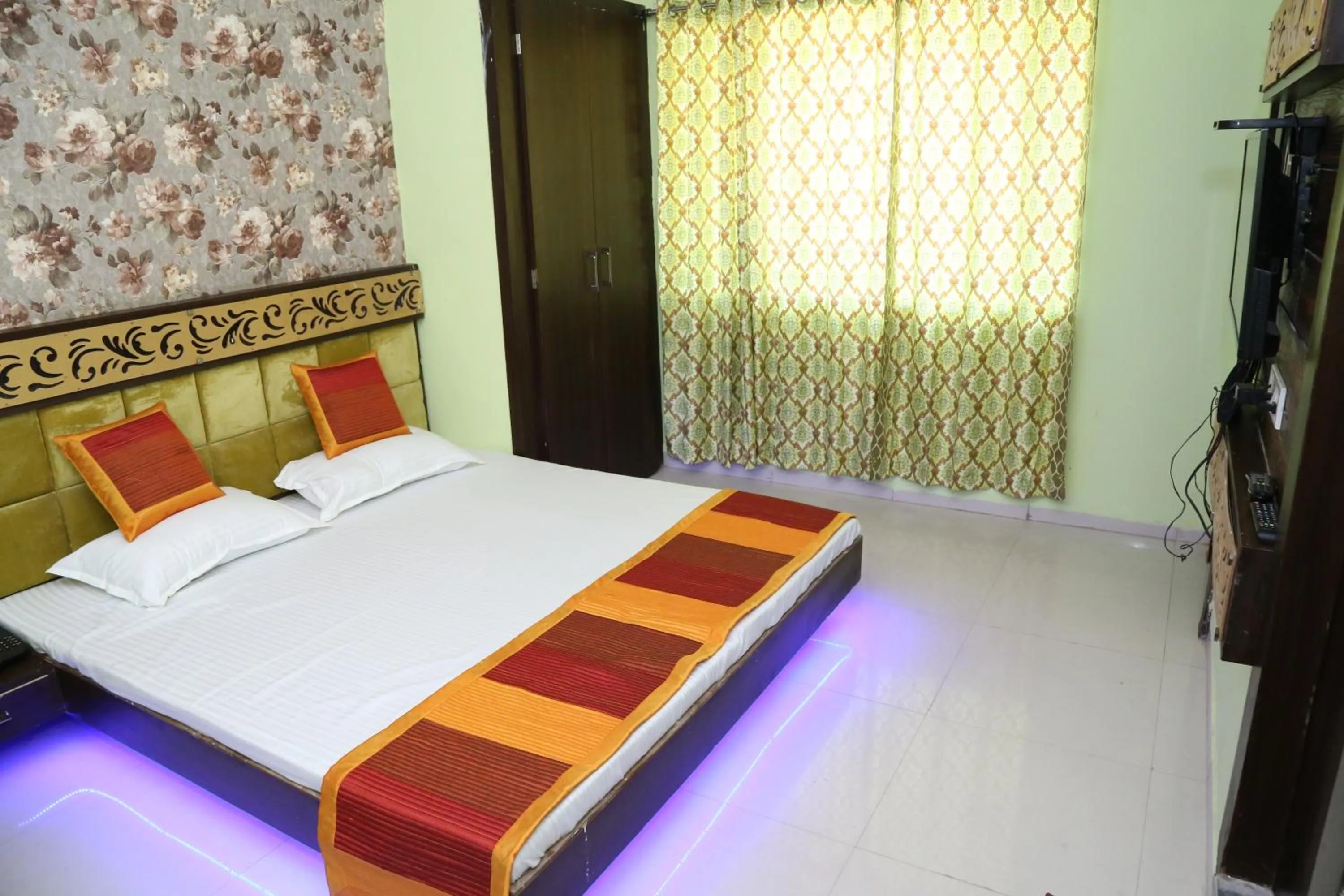 Bed in Hotel Shri Karni Vilas & SPA