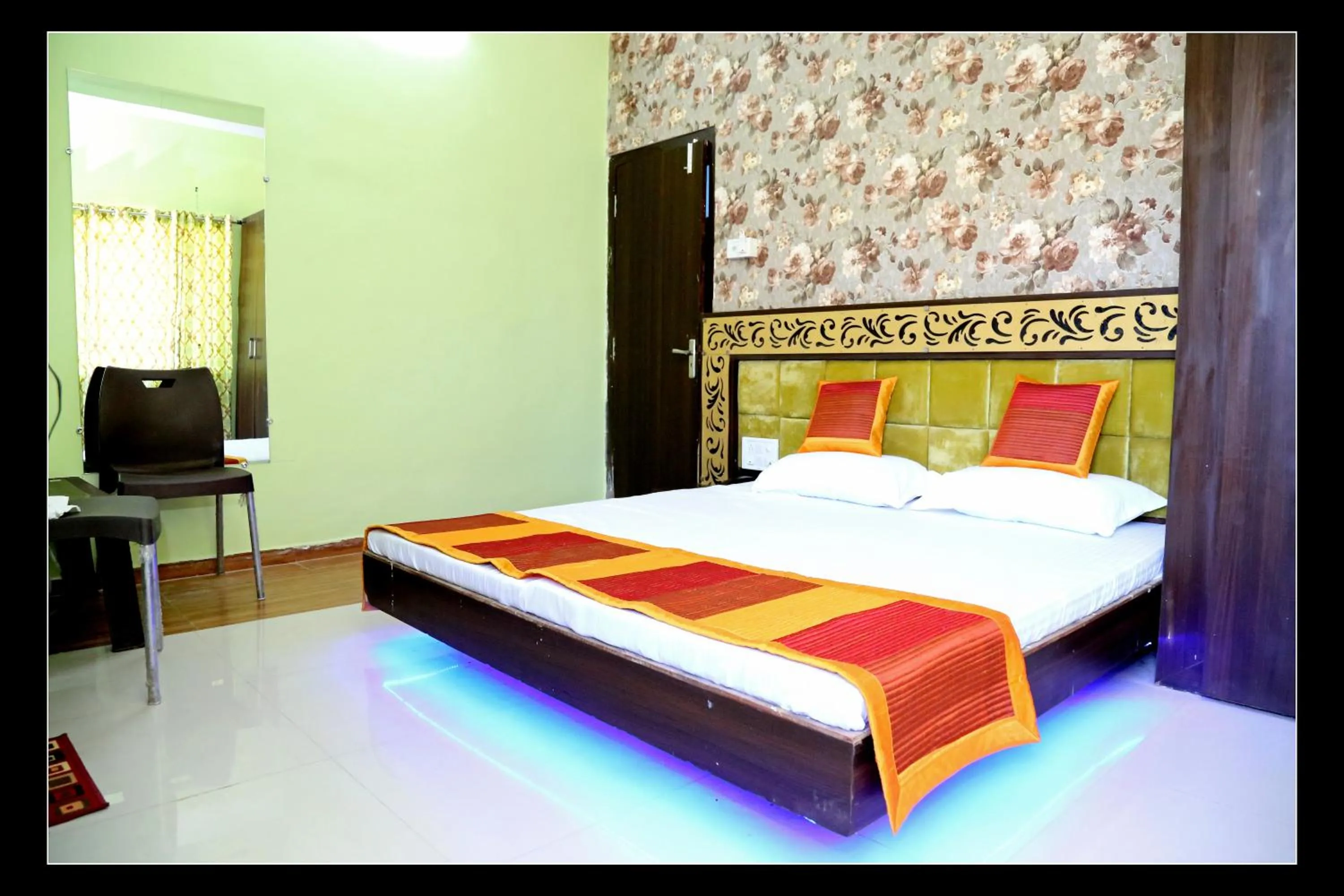 Bed in Hotel Shri Karni Vilas & SPA