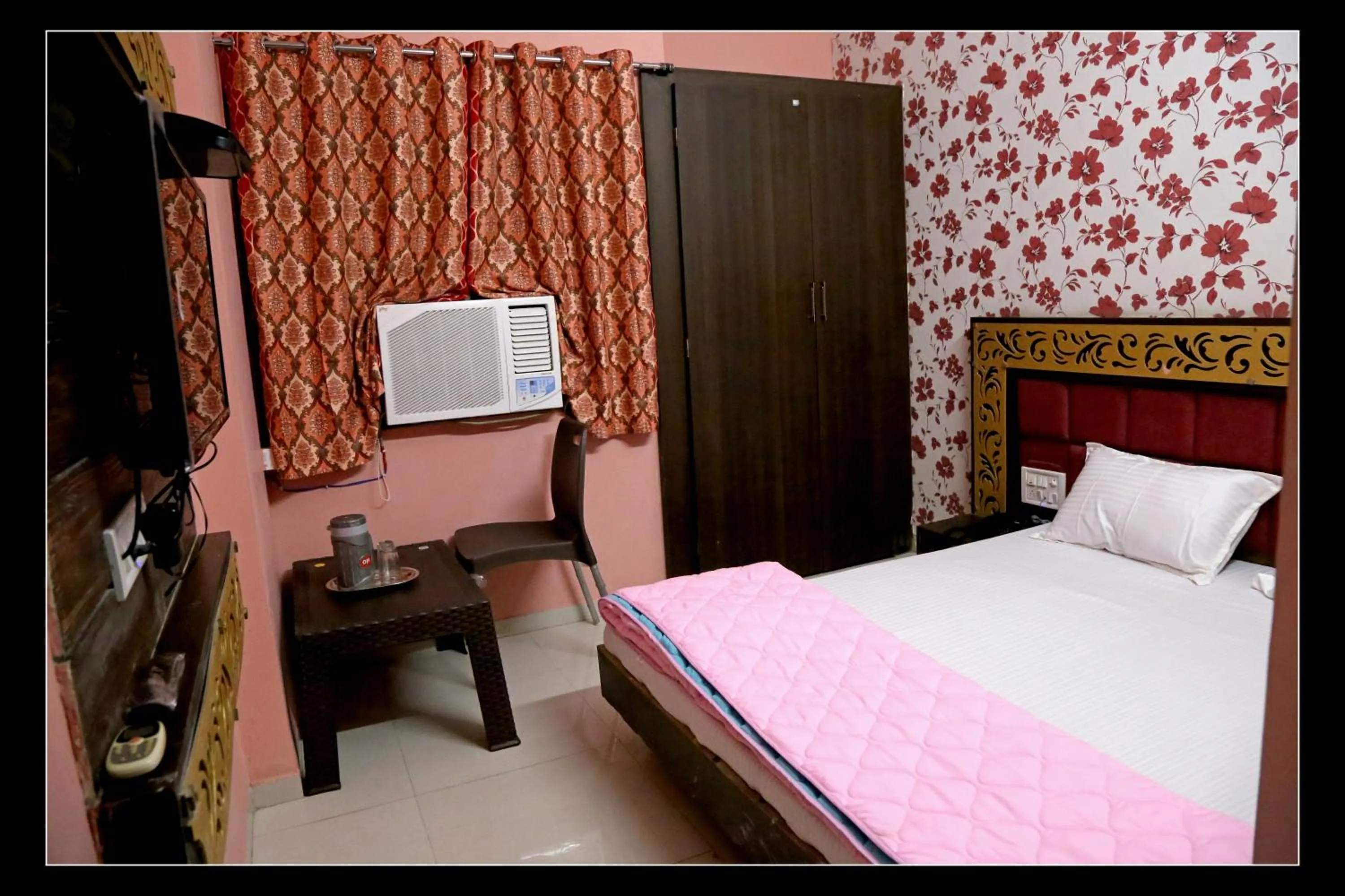 Bedroom, Bed in Hotel Shri Karni Vilas & SPA