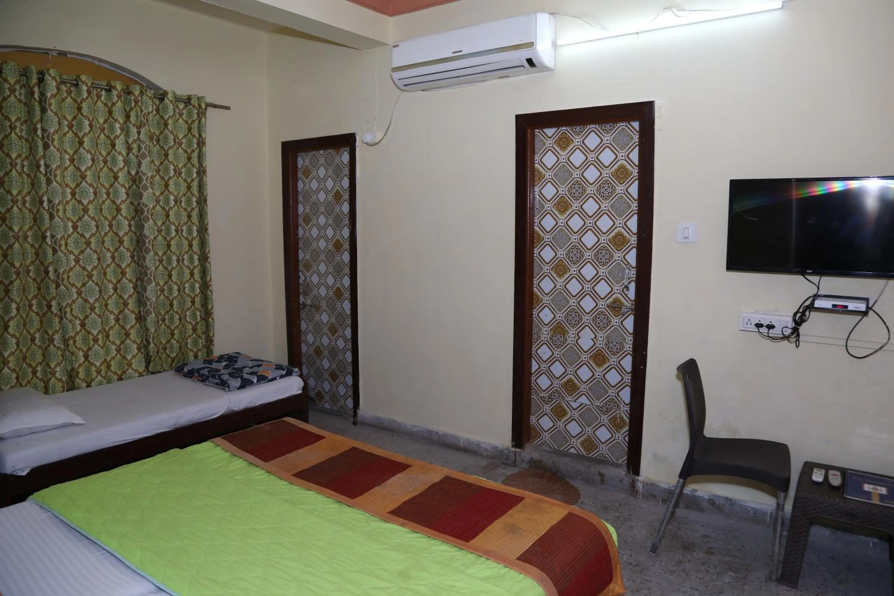 Bed in Hotel Shri Karni Vilas & SPA