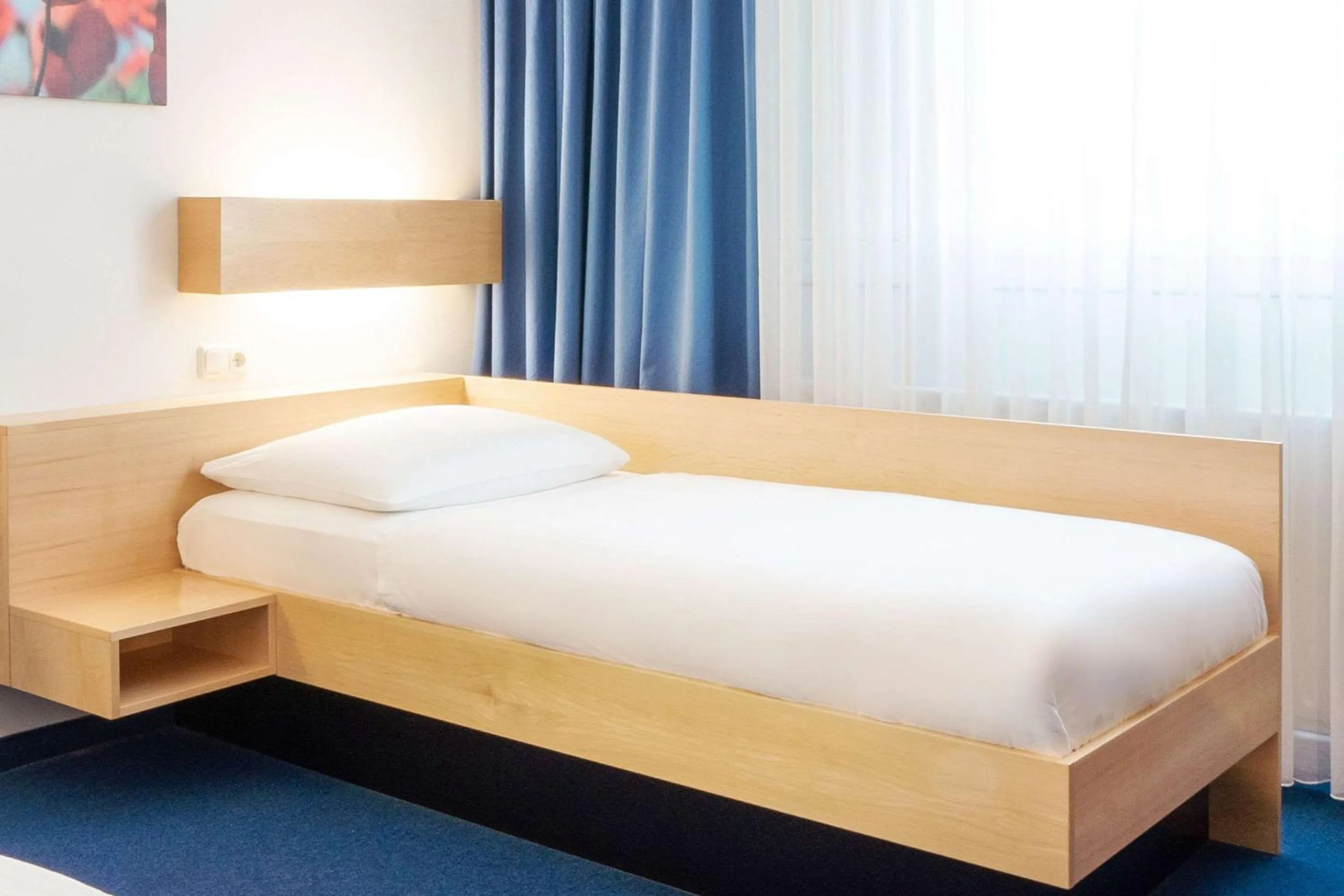 Photo of the whole room, Bed in Comfort Hotel Atlantic Muenchen Sued