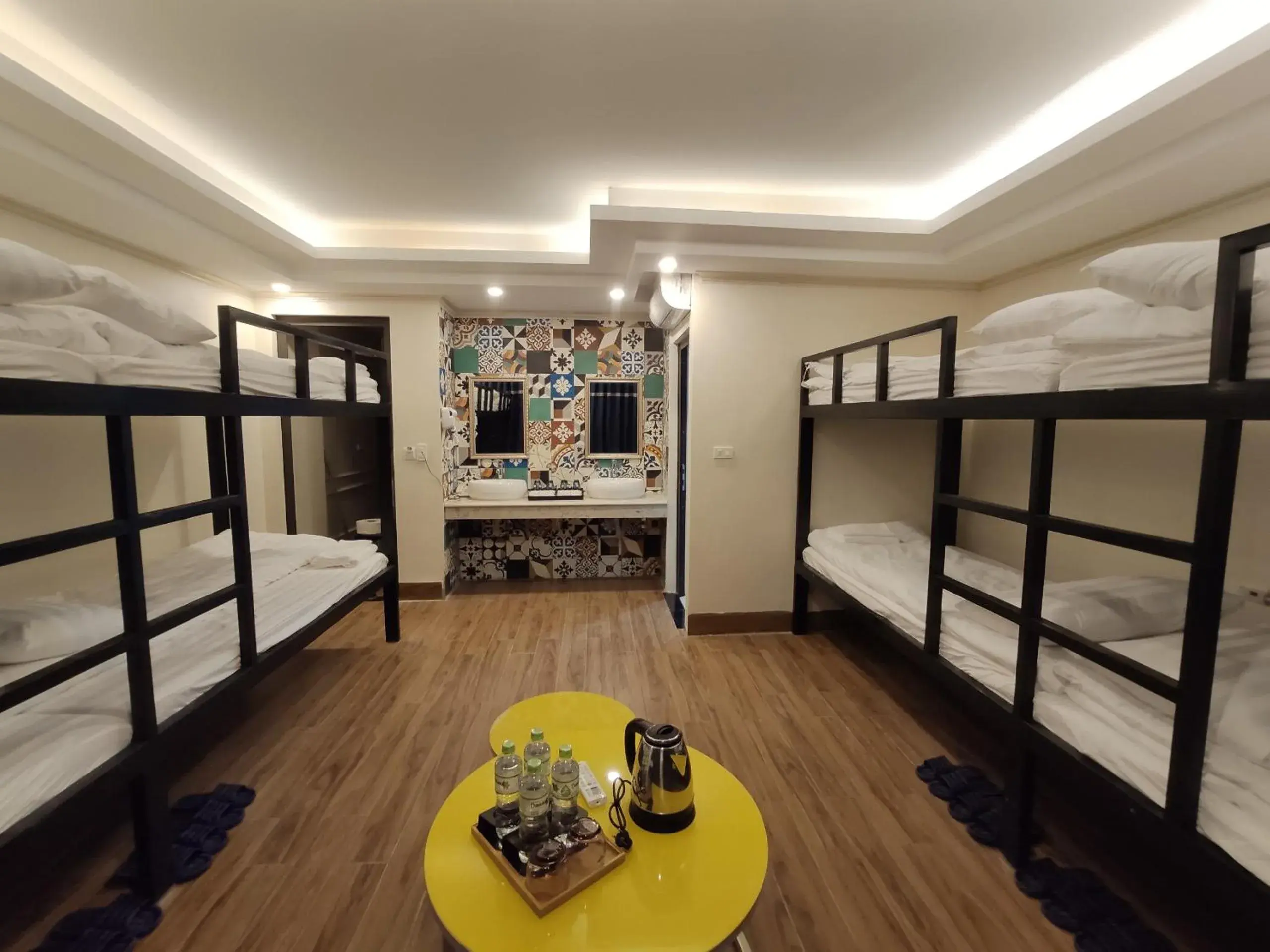 8-Bed Mixed Dormitory Room in Bonjour Sa Pa Hotel 8-Bed Mixed Dormitory Room in Bonjour Sa Pa Hotel
