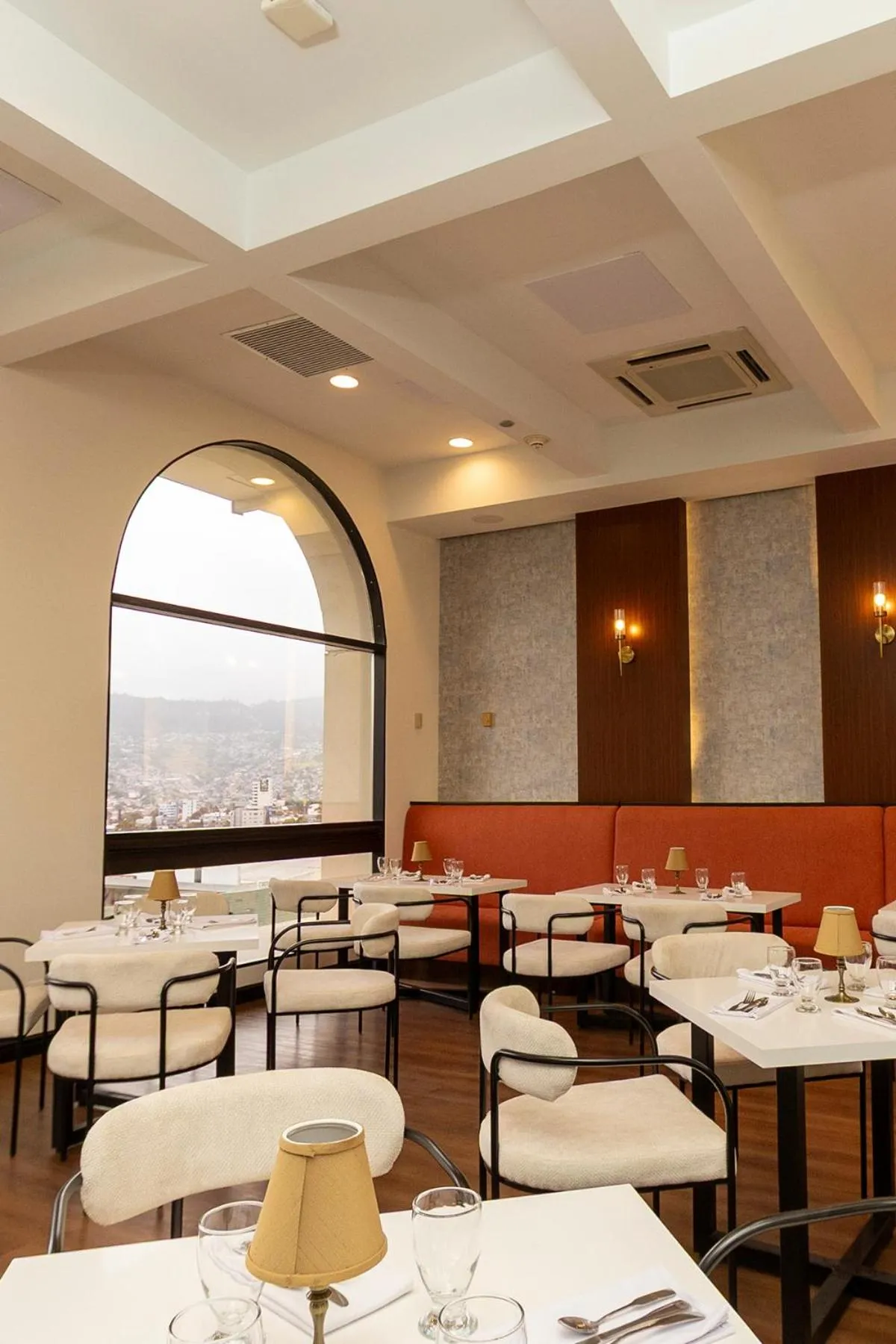 Lounge or bar in Clarion Hotel Real Tegucigalpa